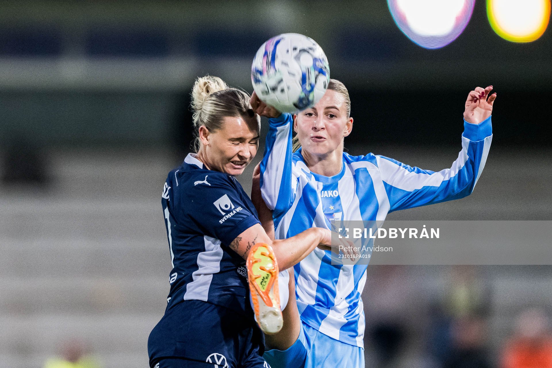 Emma Jansson of Rosengård and Živana Stupar of Spartak