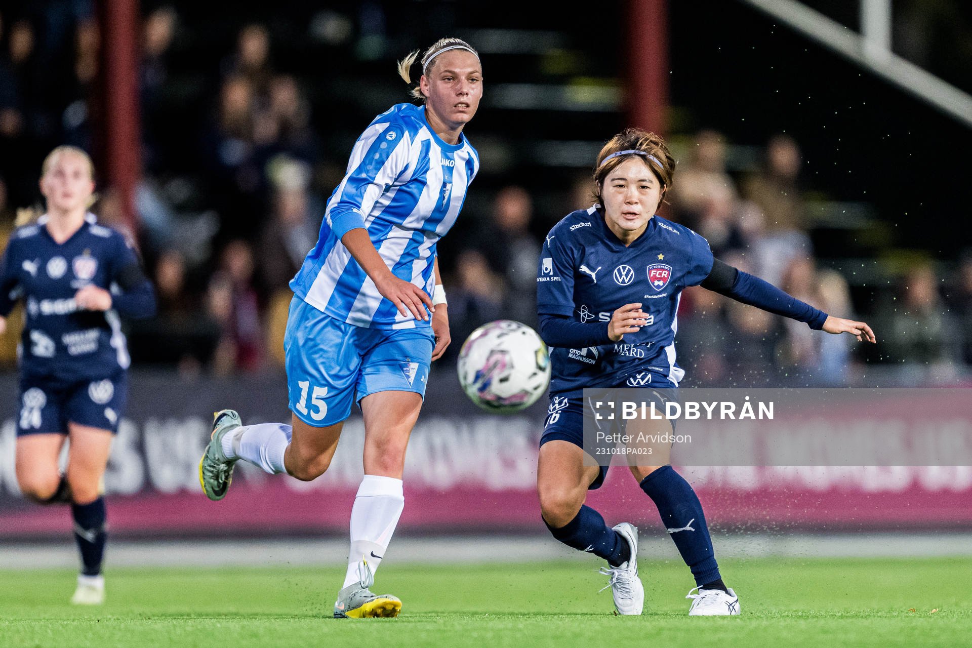 Aleksandra Gajic of Spartak Subotica and Mai Kadowaki of