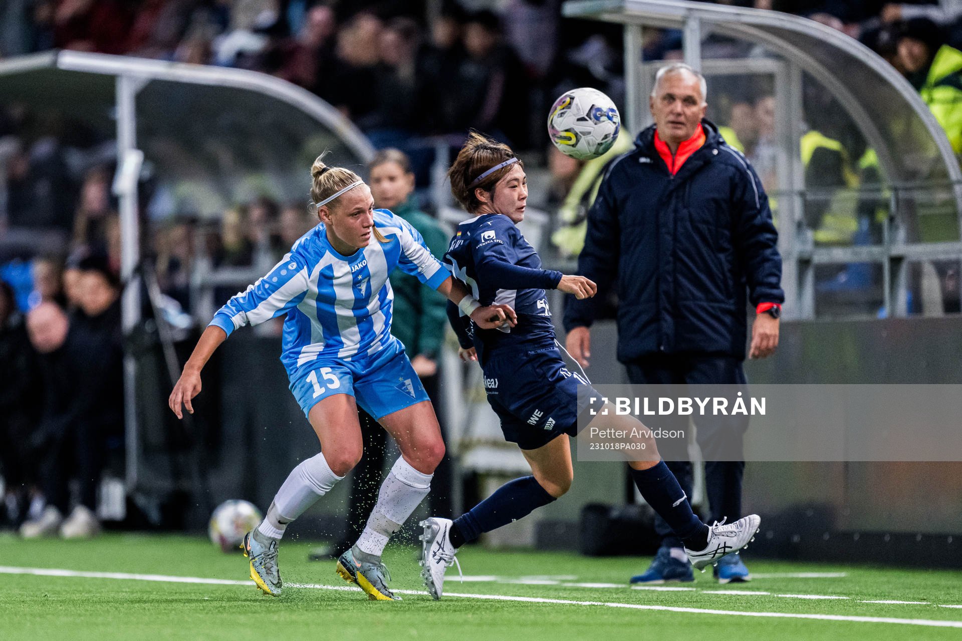 Aleksandra Gajic of Spartak Subotica and Mai Kadowaki of