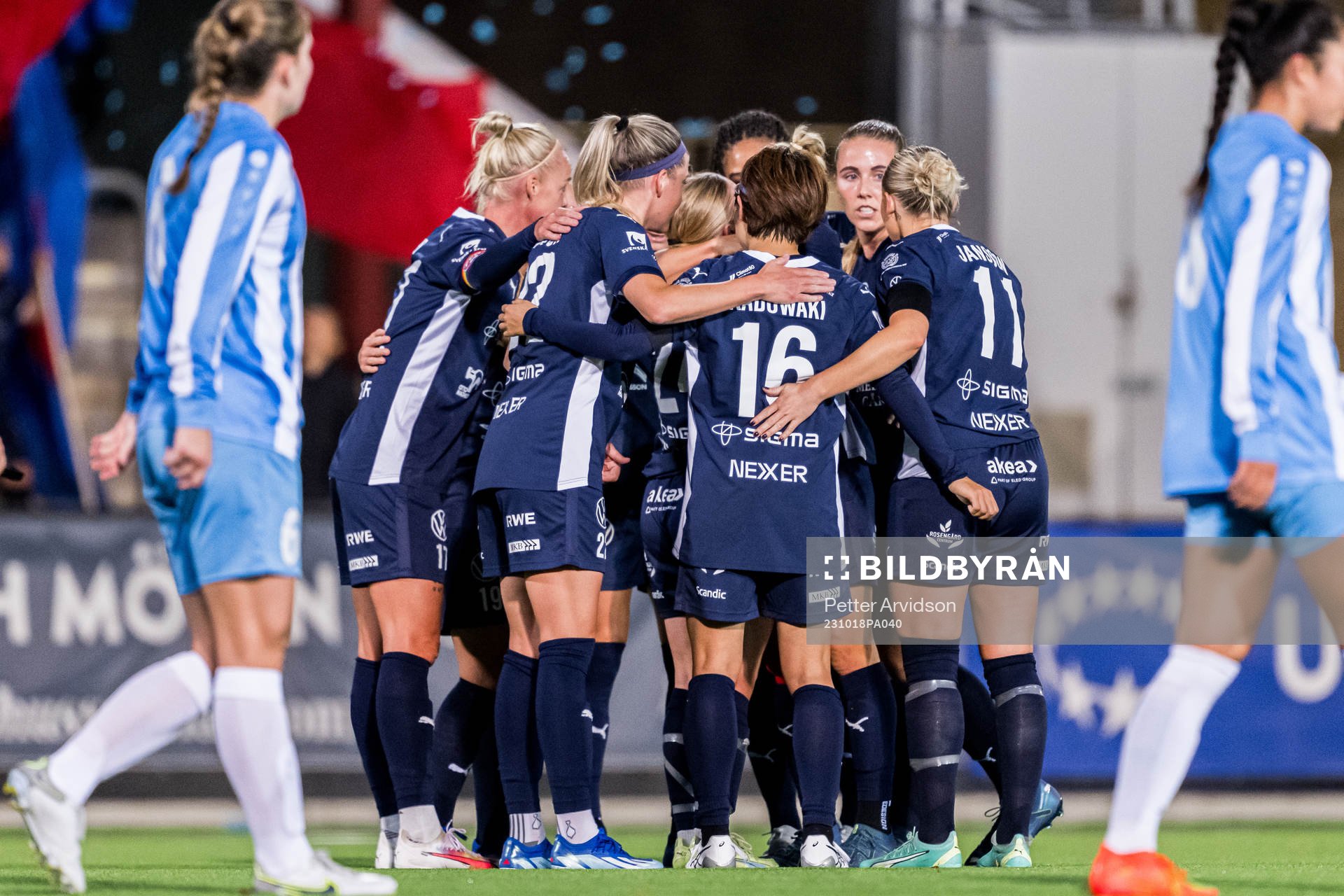 Hanna Andersson of Rosengård celebrate with team mates