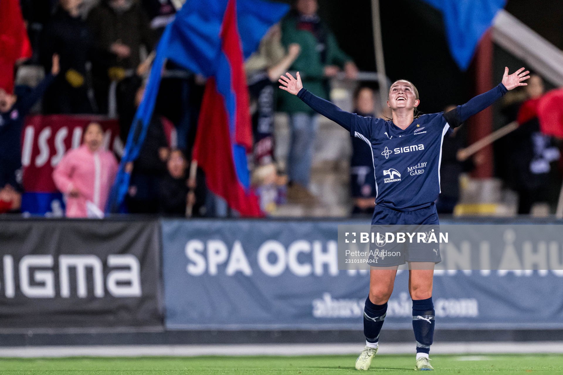 Hanna Andersson of Rosengård celebrates