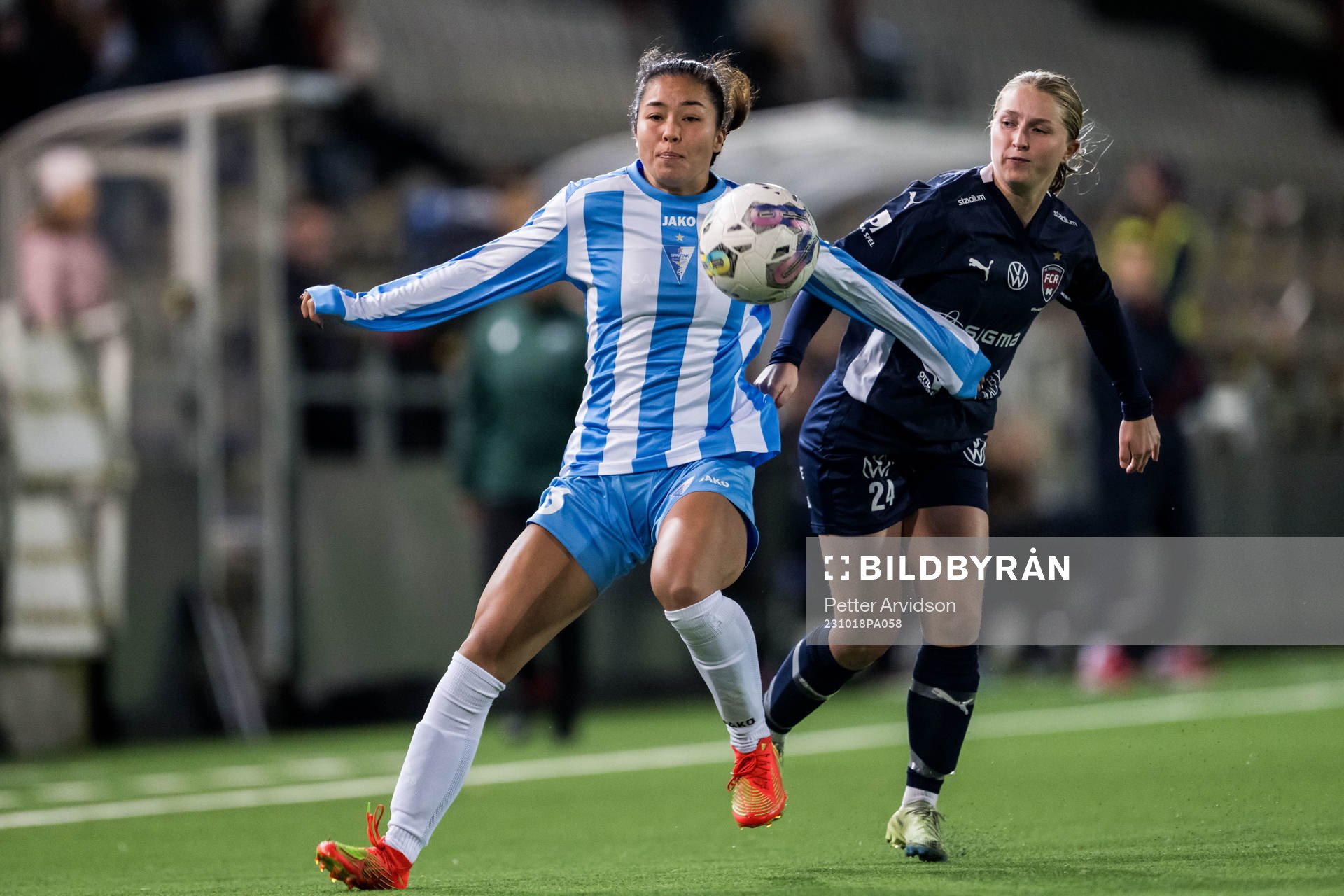 Kaela Hansen of Spartak Subotica and Hanna Andersson of