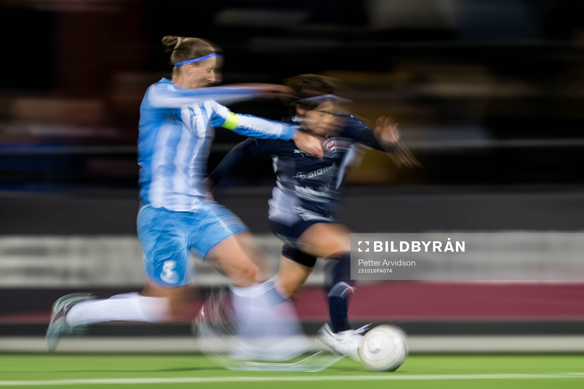 Violeta Slovic of Spartak Subotica and Mai Kadowaki of