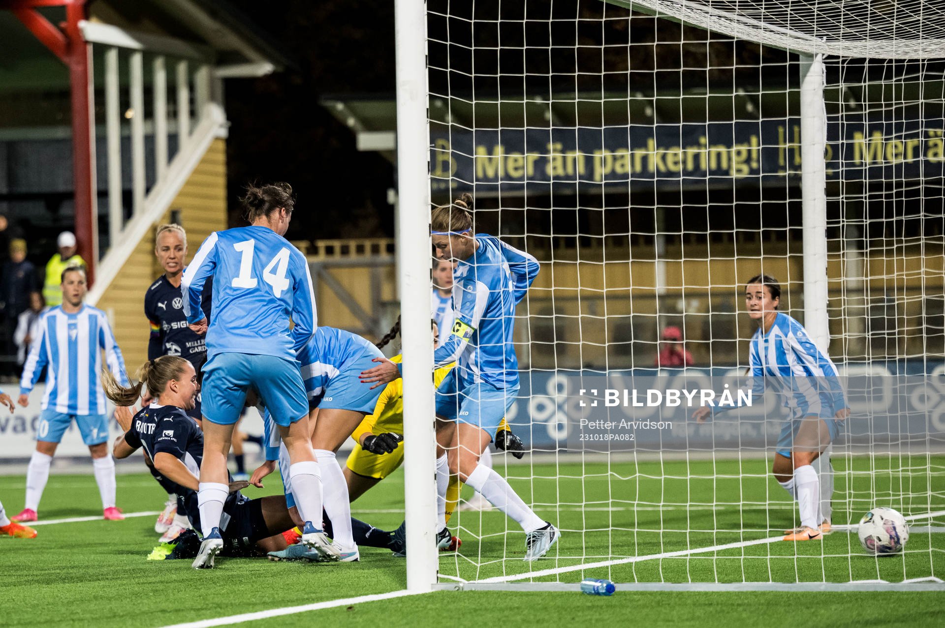 Gudrun Arnardottir of Rosengård scores 5-0