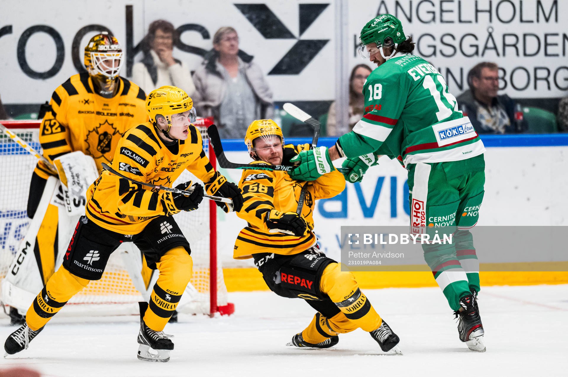 Skellefteås Oskar Nilsson och Rögles Dennis Everberg