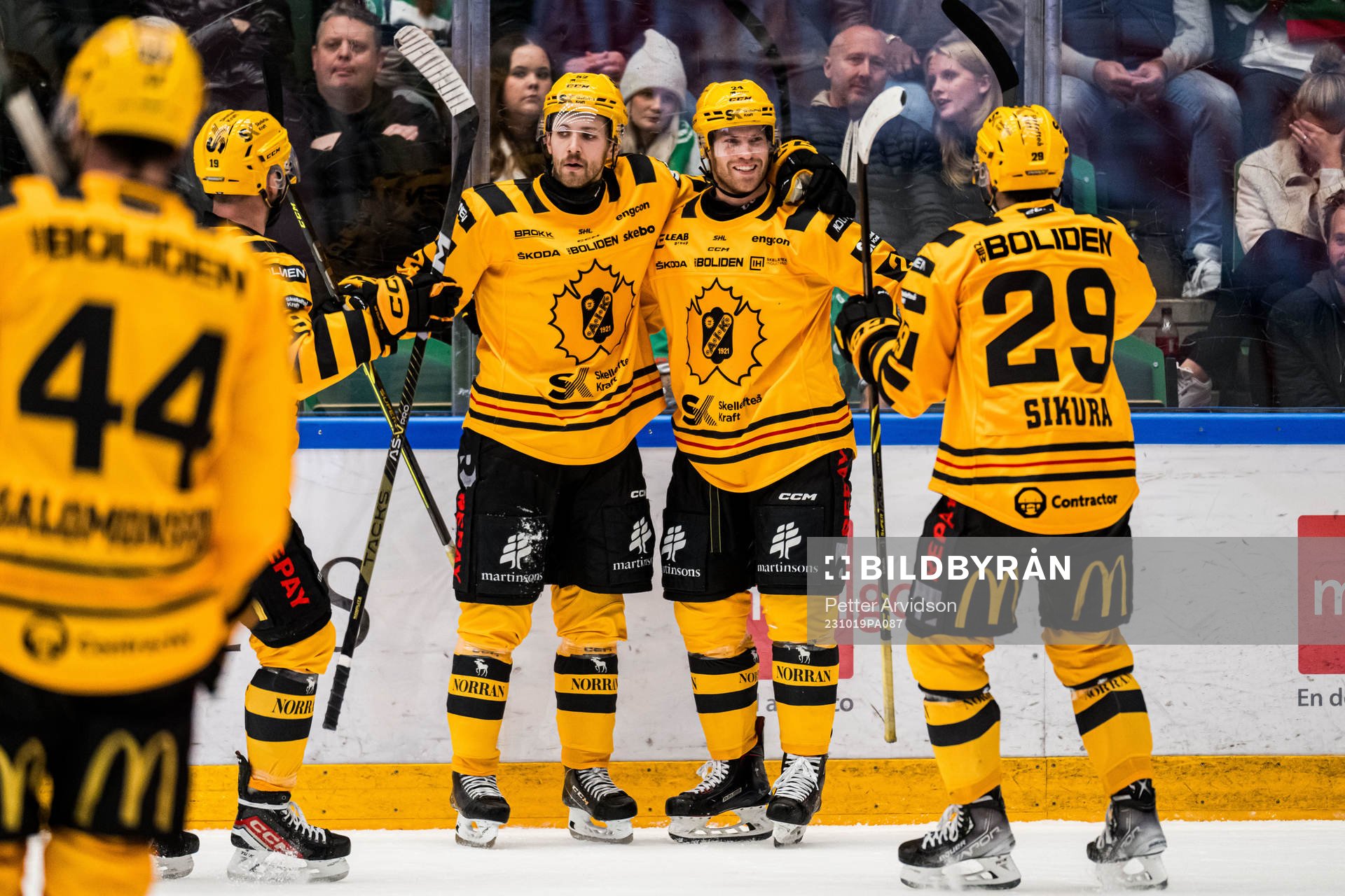 Skellefteås Arvid Lundberg och Oscar Lindberg jublar