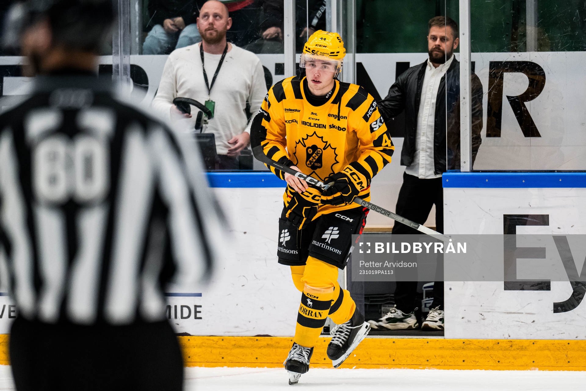 Skellefteås Elias Salomonsson lämnar isen