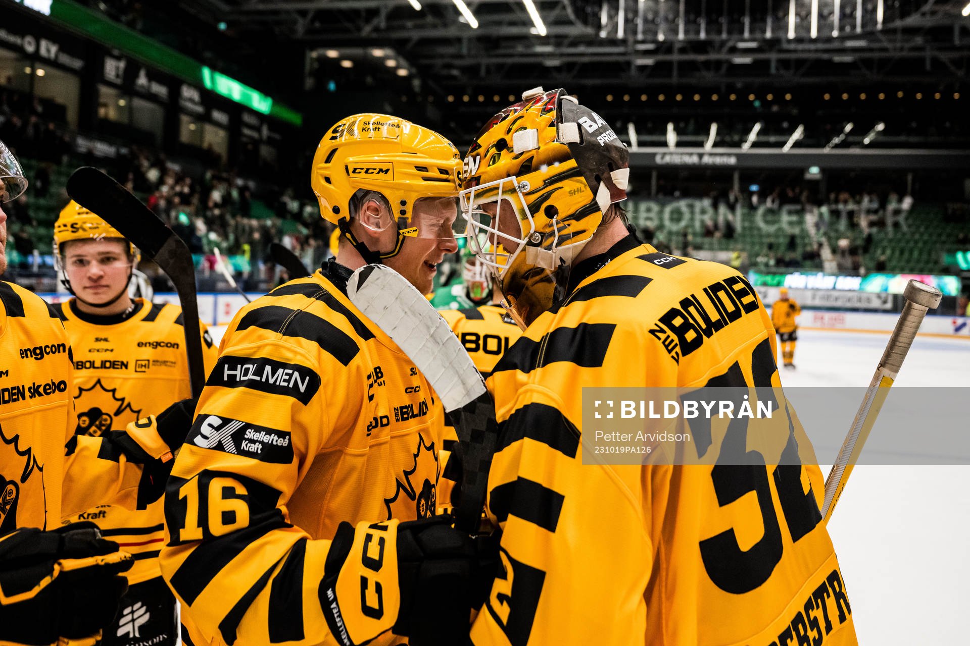 Skellefteås Linus Lindström och målvakt Linus