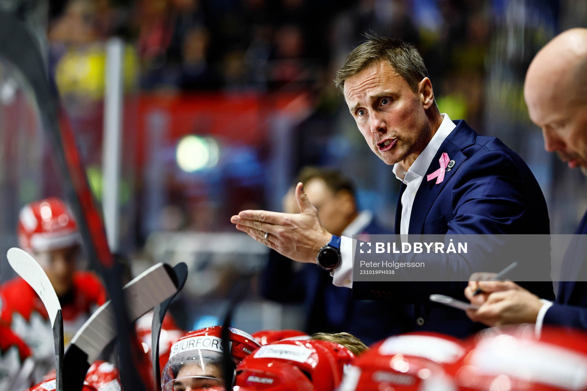Frölundas tränare Roger Rönnberg reagerar