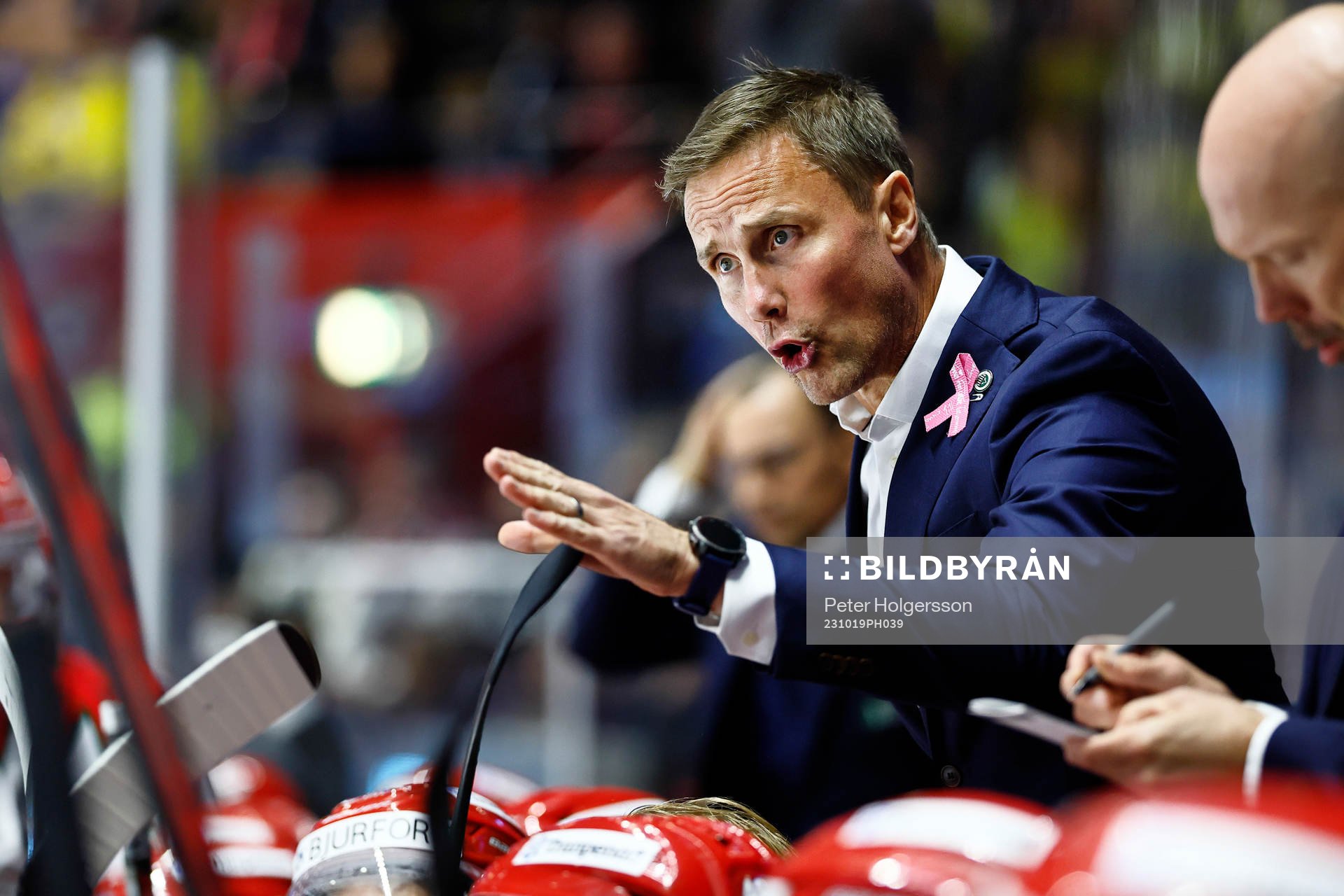 Frölundas tränare Roger Rönnberg reagerar