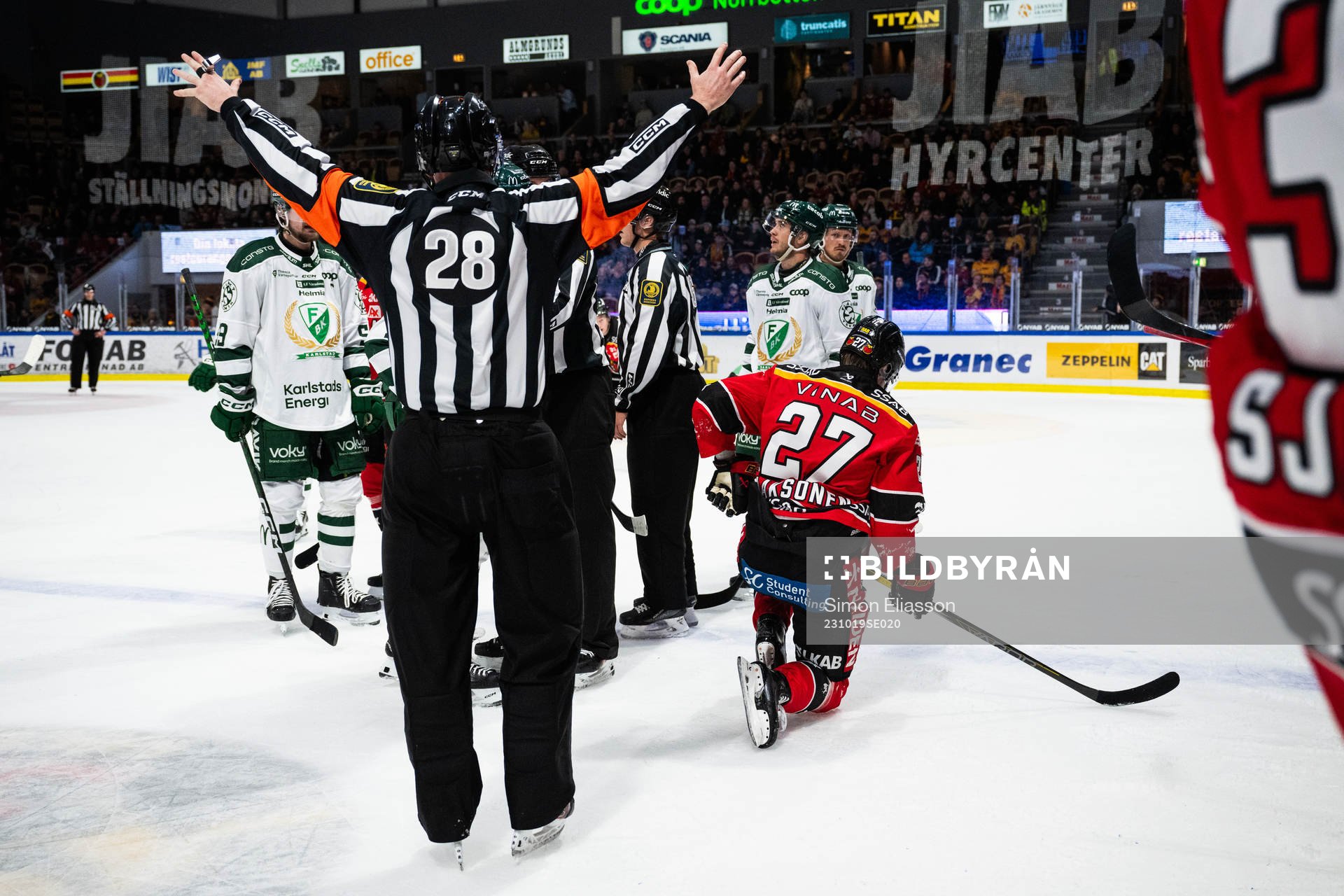 Luleås Oskari Laaksonen har ont