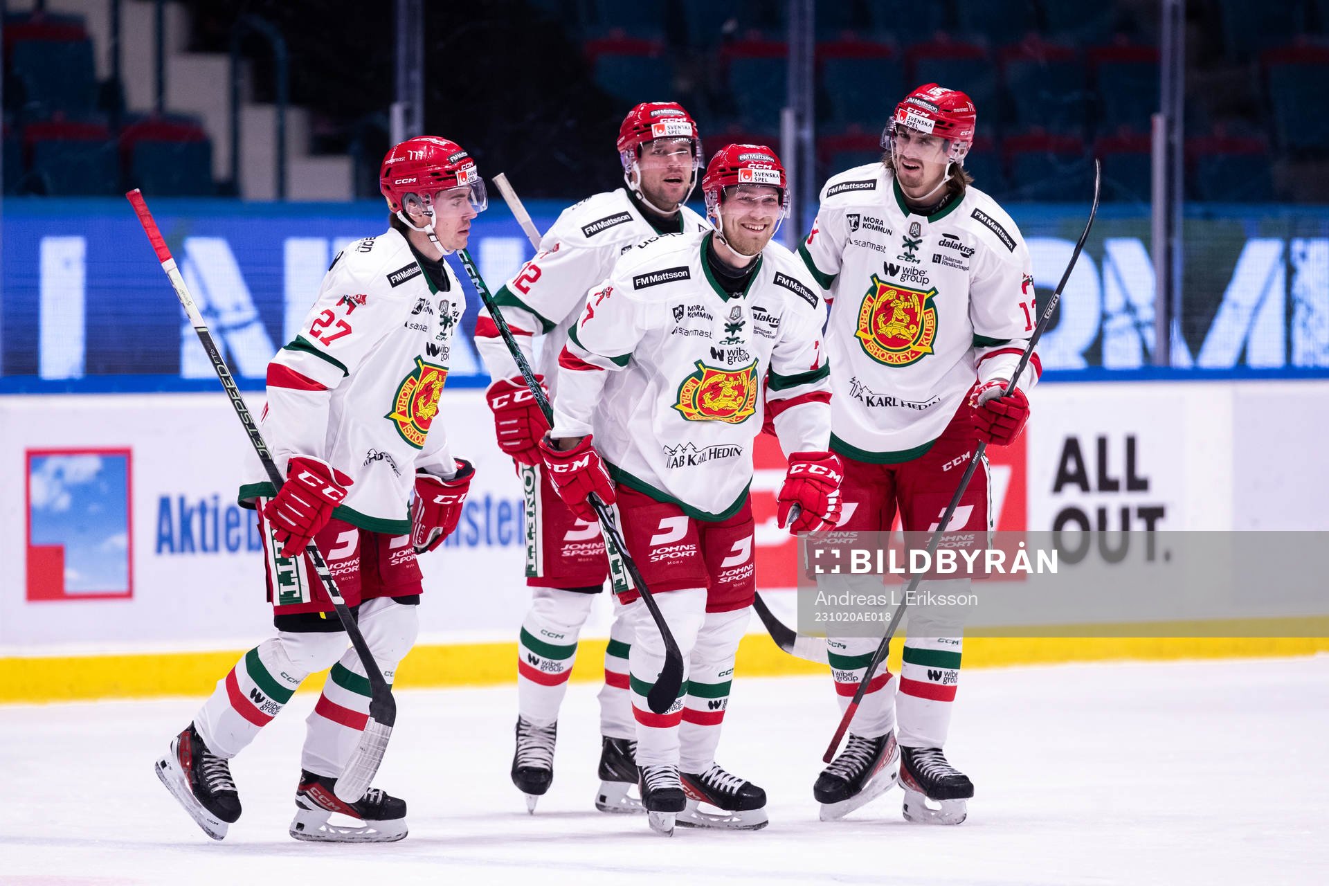 Moras Andre Dahlqvist jublar med lagkamrater