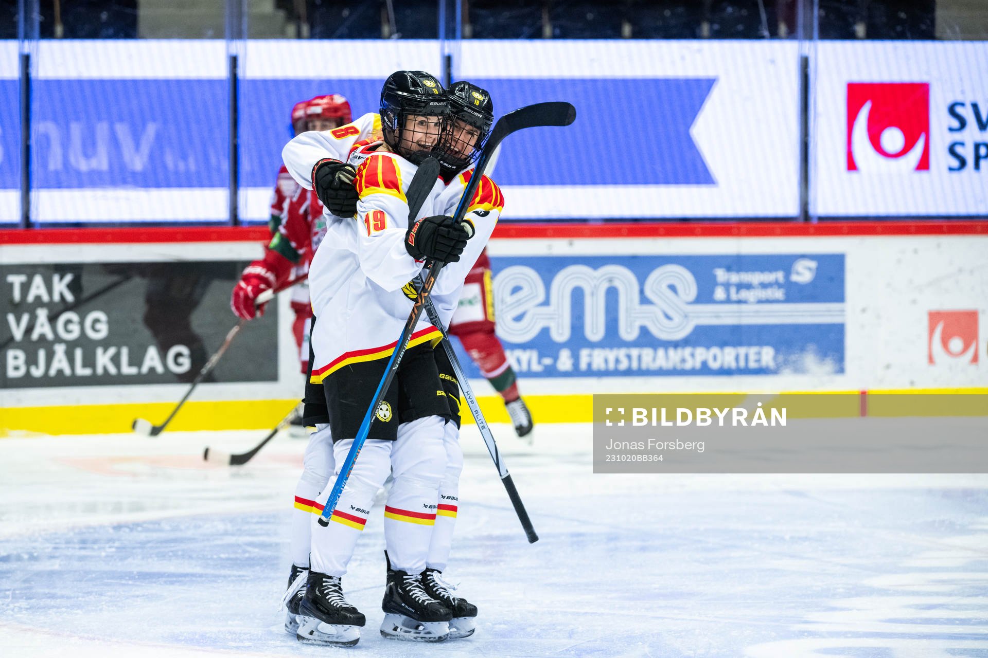 Brynäs Julia Östlund jublar