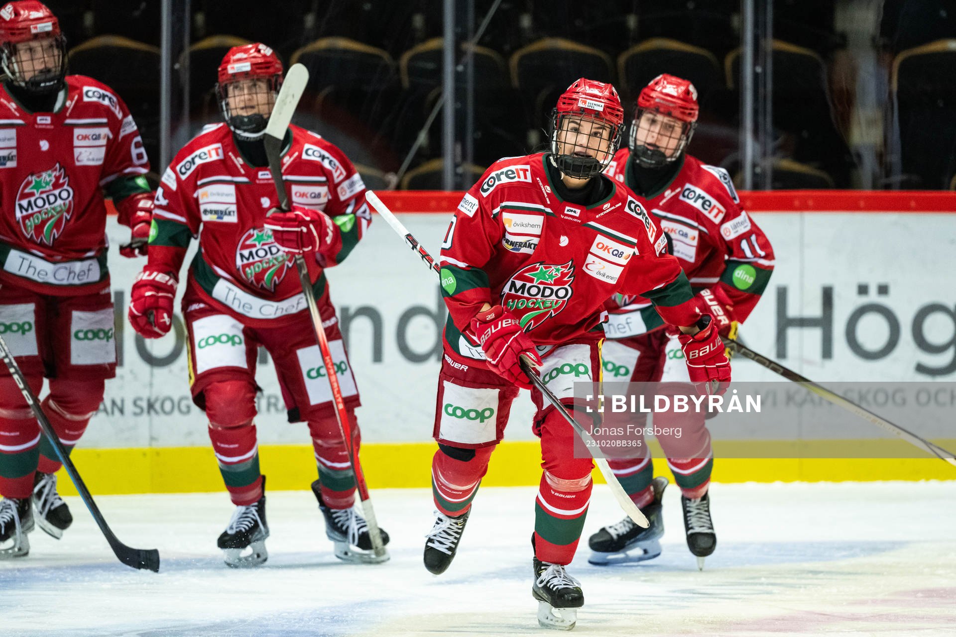 Modos Wilma Sundin jublar