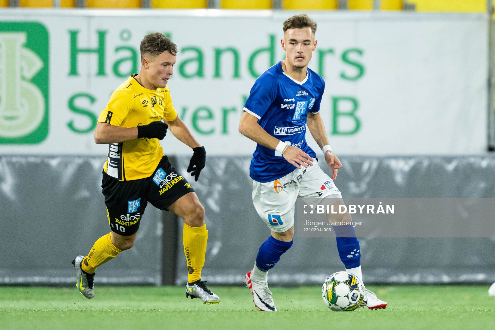 Elfsborgs Enzo Andren och Norrbys Mateusz Zawilski