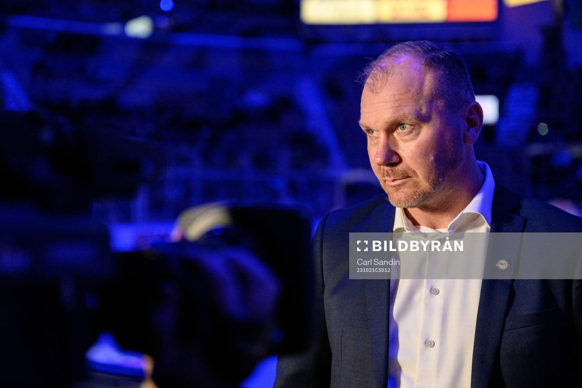 HV71s klubbdirektör Johan Lindbom innan ishockeymatchen i