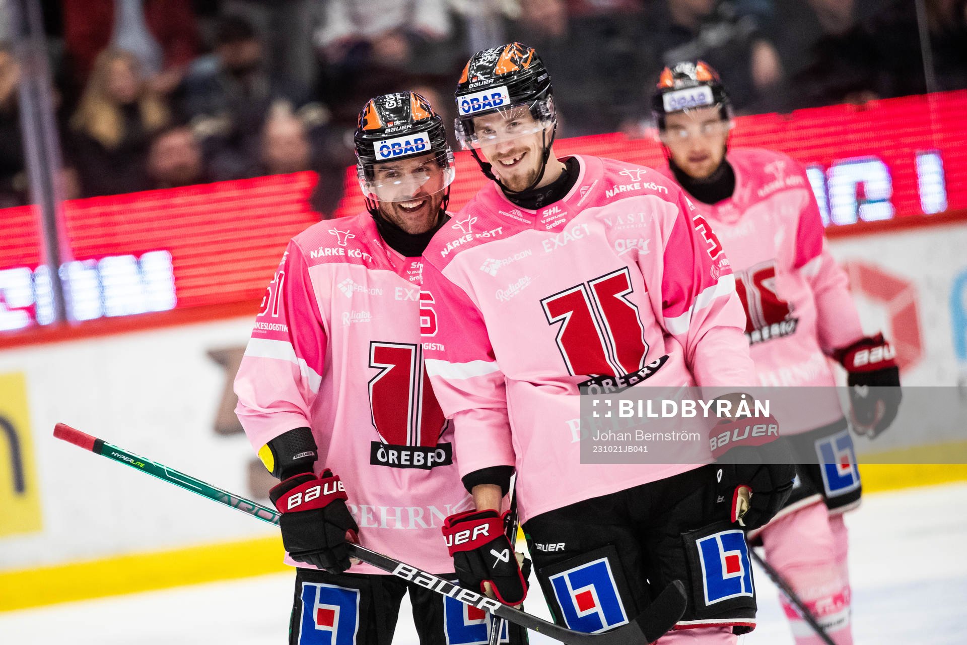 Örebros Ludvig Larsson och Emil Larsson jublar