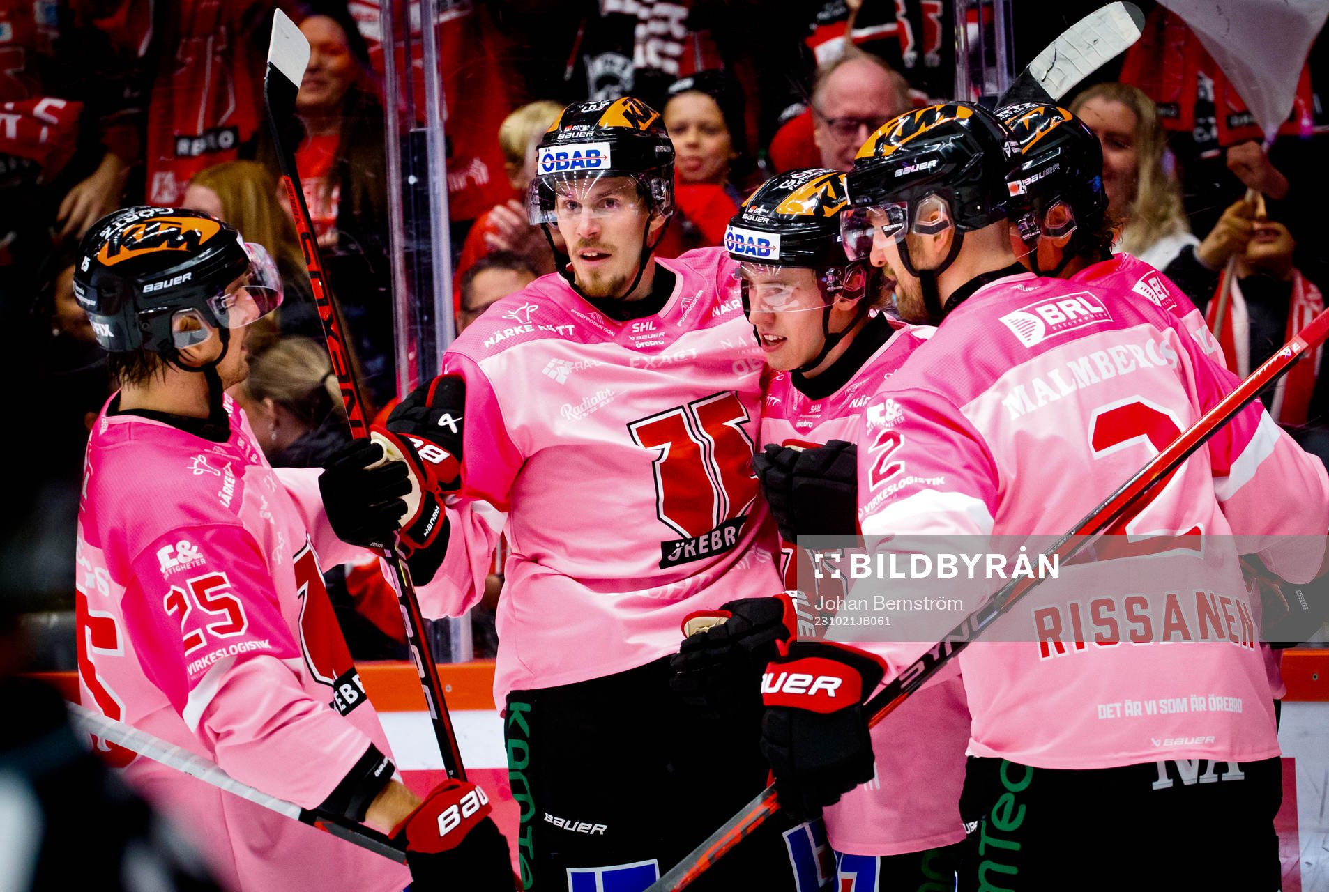 Örebros Jonathan Lekkerimäki jublar vid 2-1 med Philip