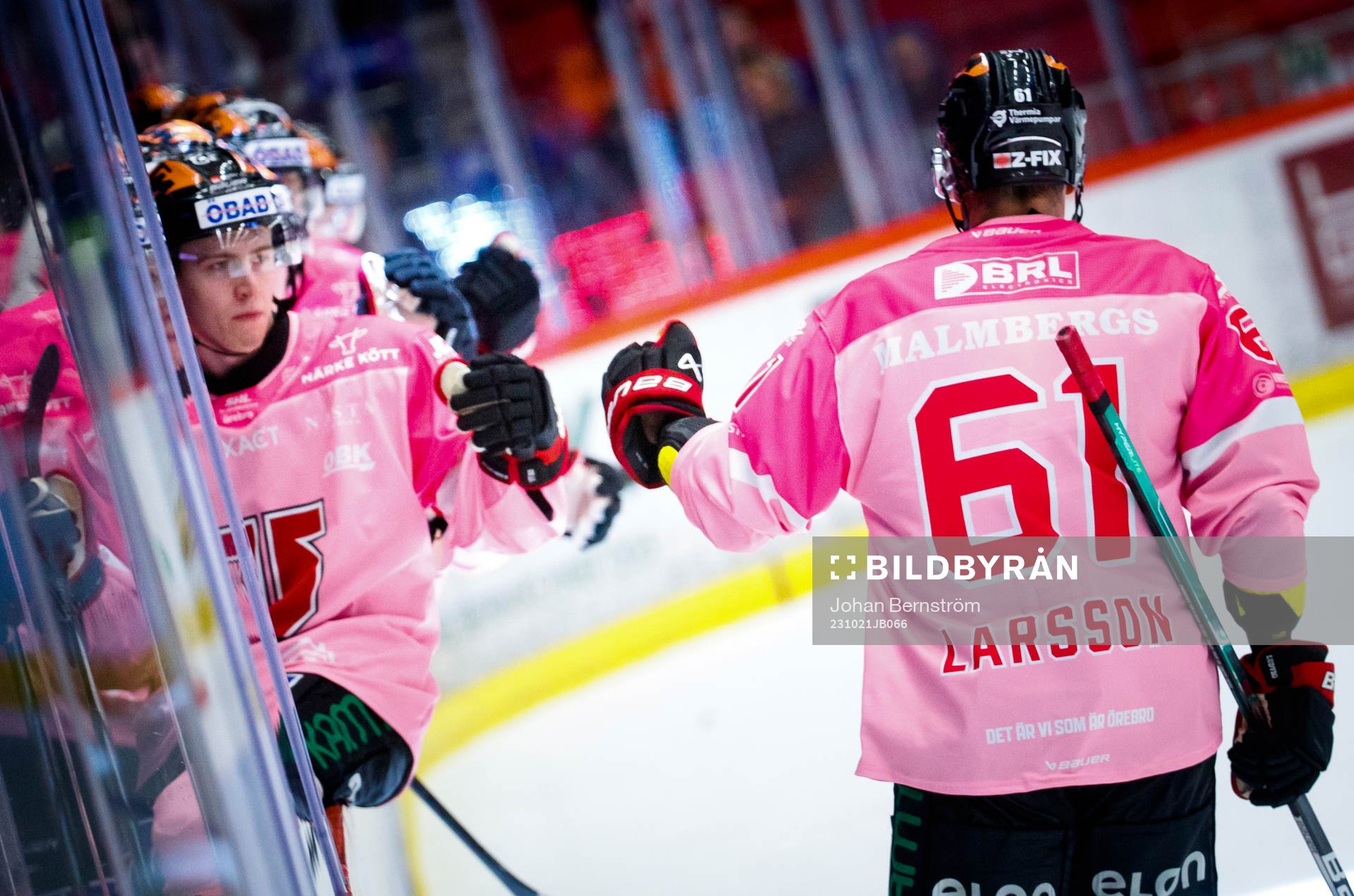 Örebros Ludvig Larsson jublar vid 4-2 med Jonathan