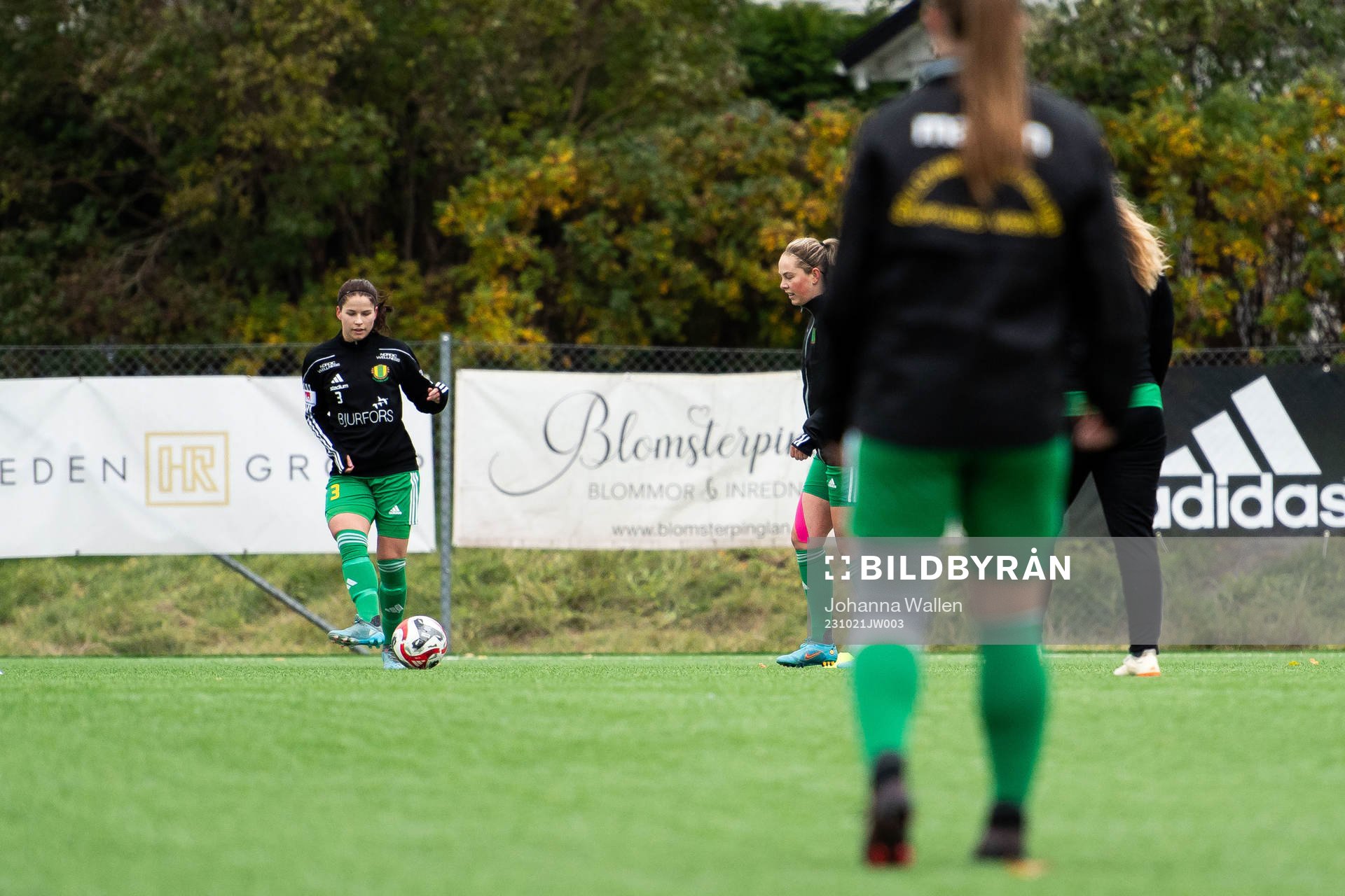 Bollstanäs spelare värmer upp