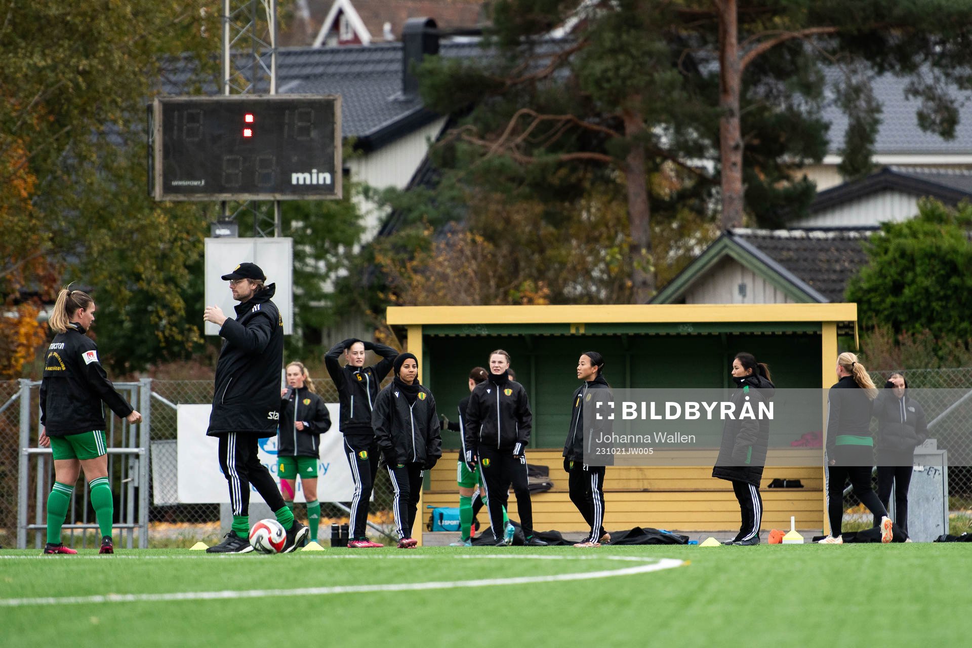 Bollstanäs spelare värmer upp