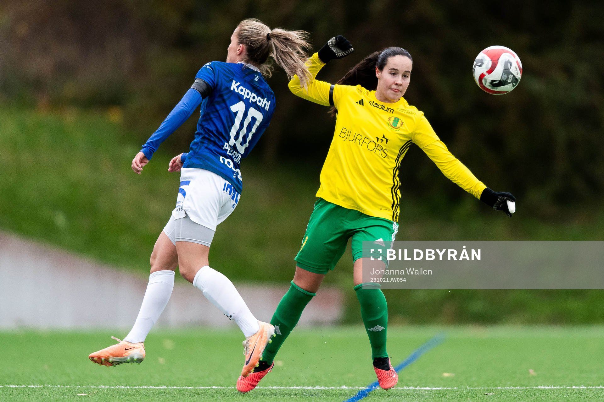 Trelleborgs Hanna Persson och Bollstanäs Cassandra Larsson