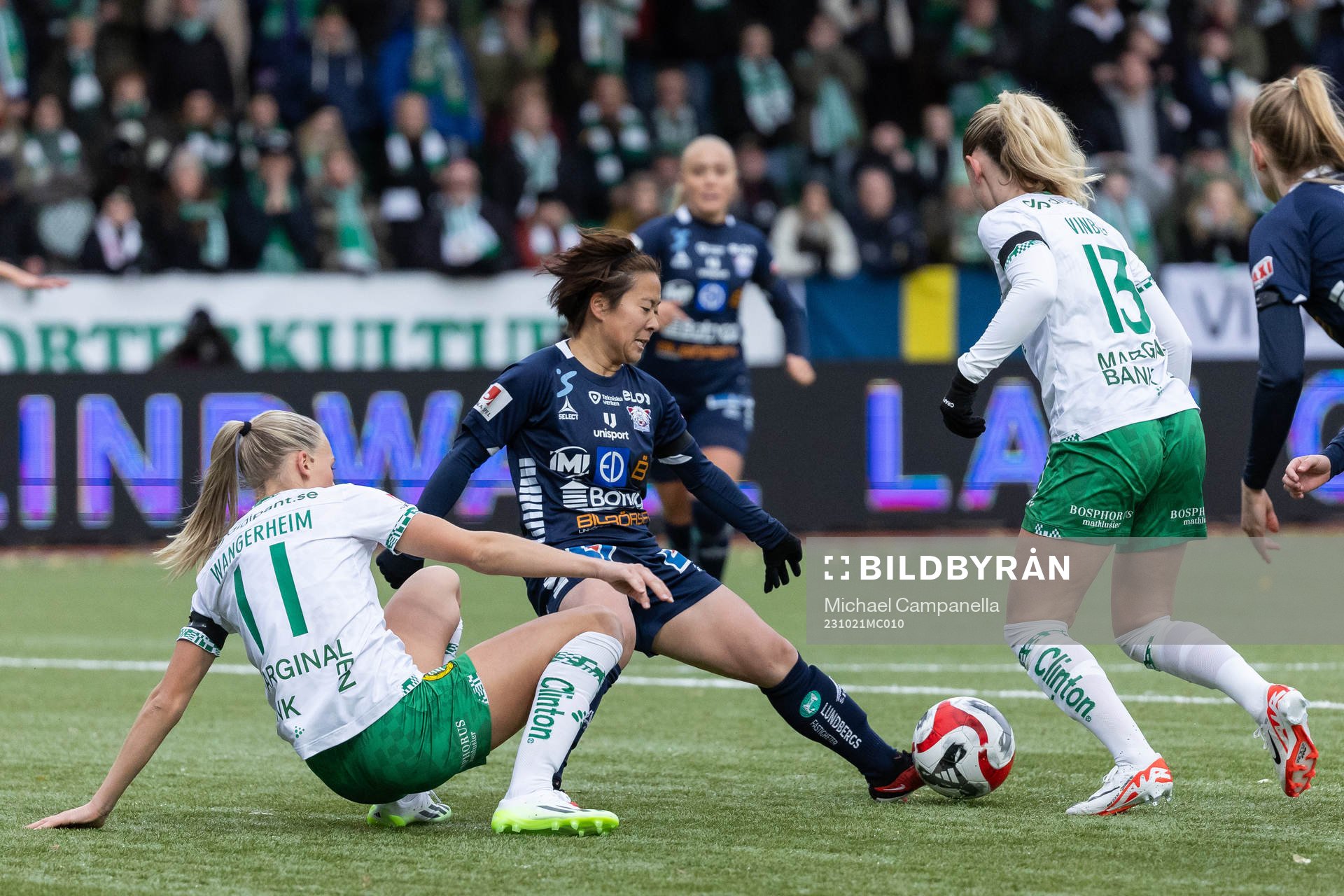 Hammarbys Matilda Vinberg och Ellen Wangerheim mot