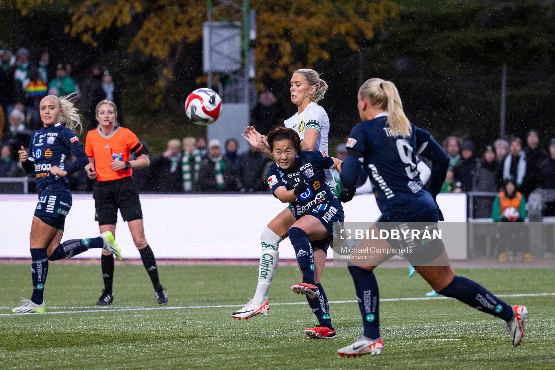 Hammarbys Alice Carlsson och Linköpings Saori Takarada