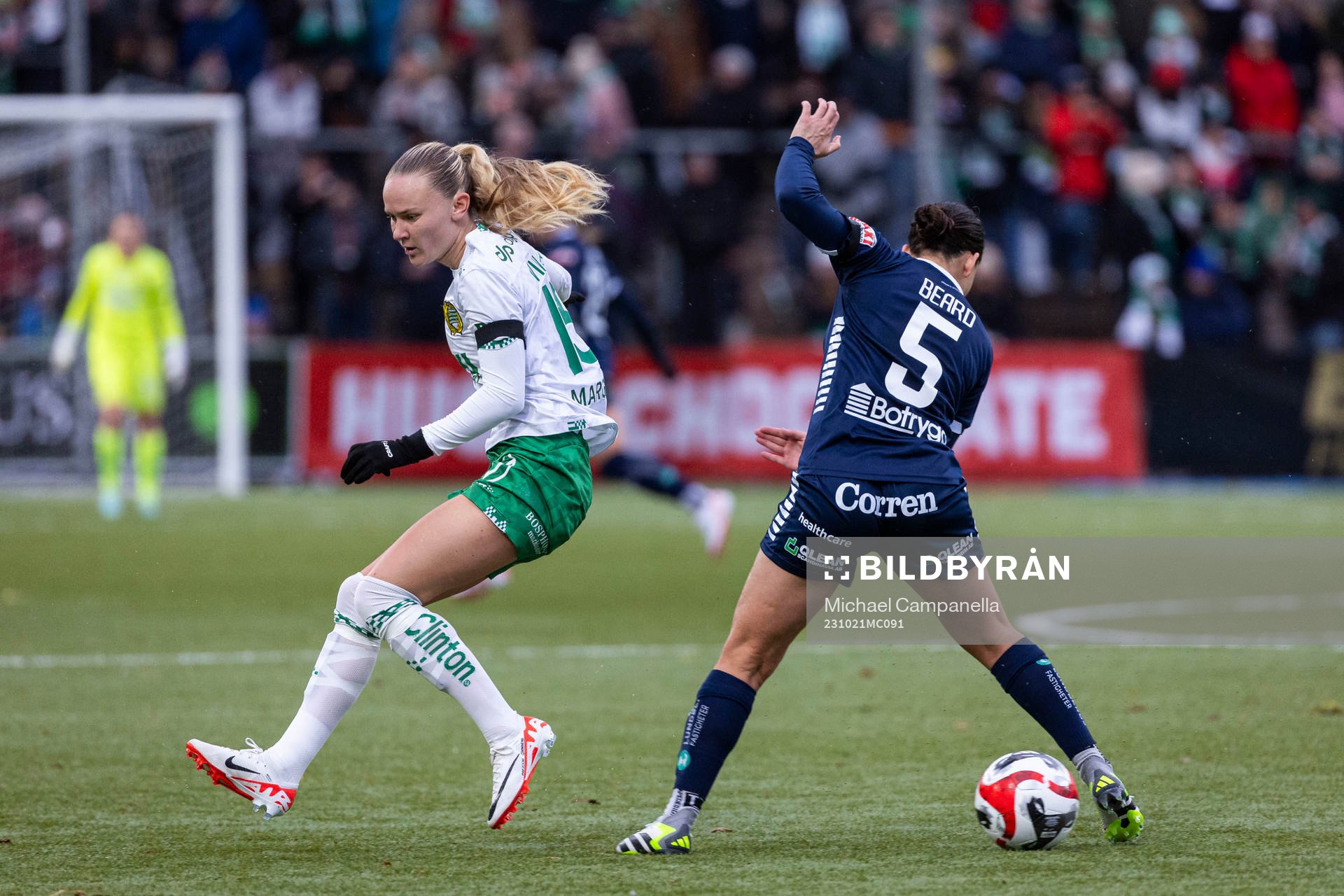 Hammarbys Matilda Vinberg och Linköpings Angela Beard