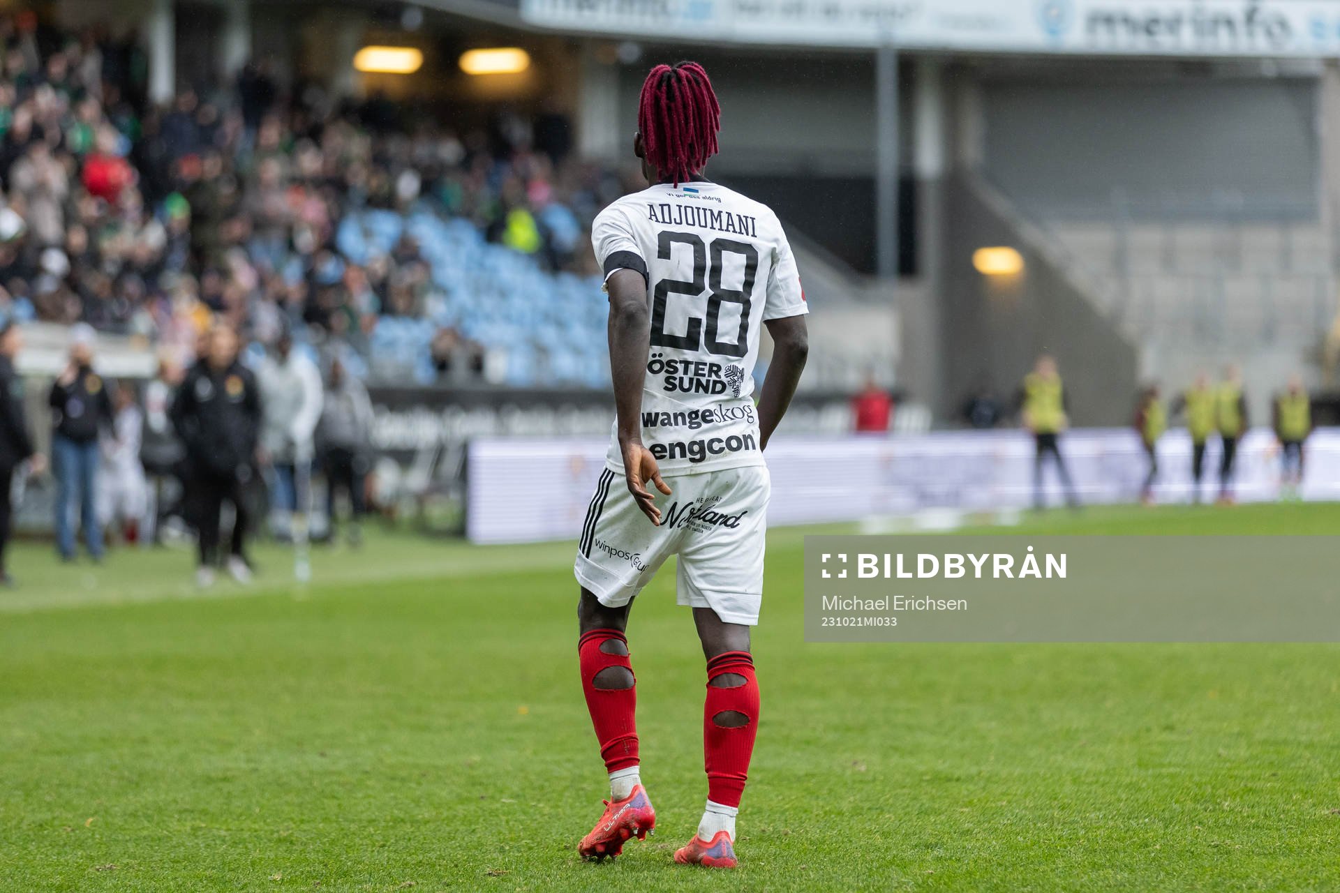 Östersunds Yannick Armel Assiedou Adjoumani lämnar planen