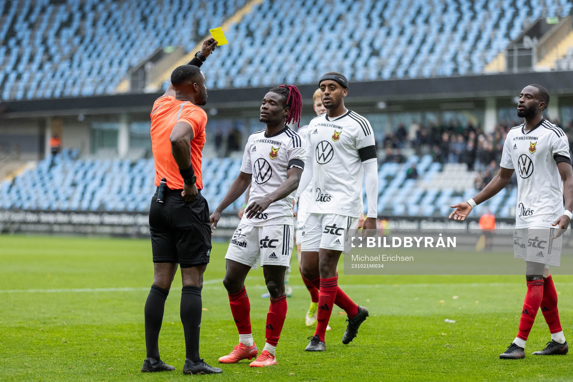 Östersunds Yannick Armel Assiedou Adjoumani får sitt