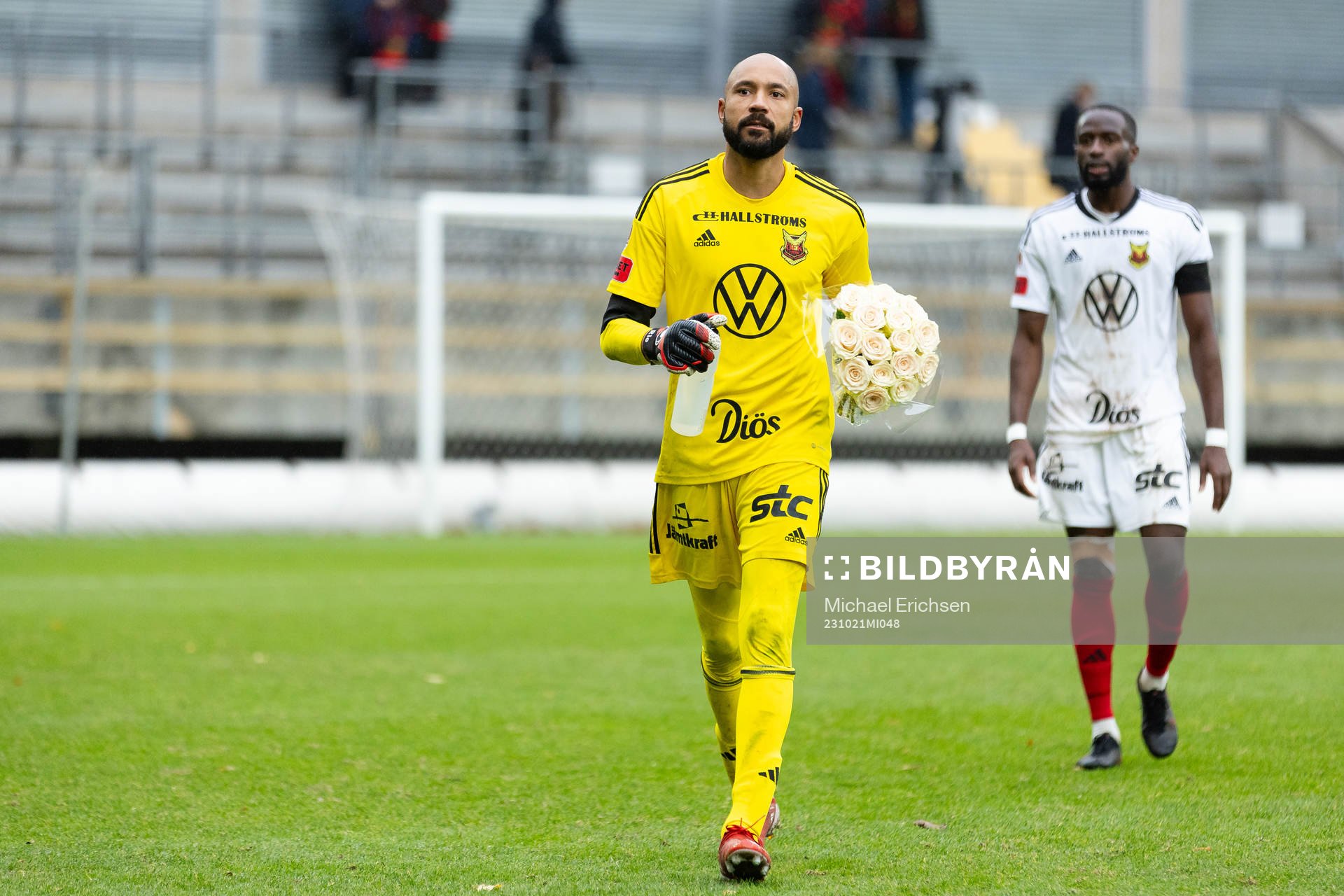 Östersunds målvakt Aly Keita deppar