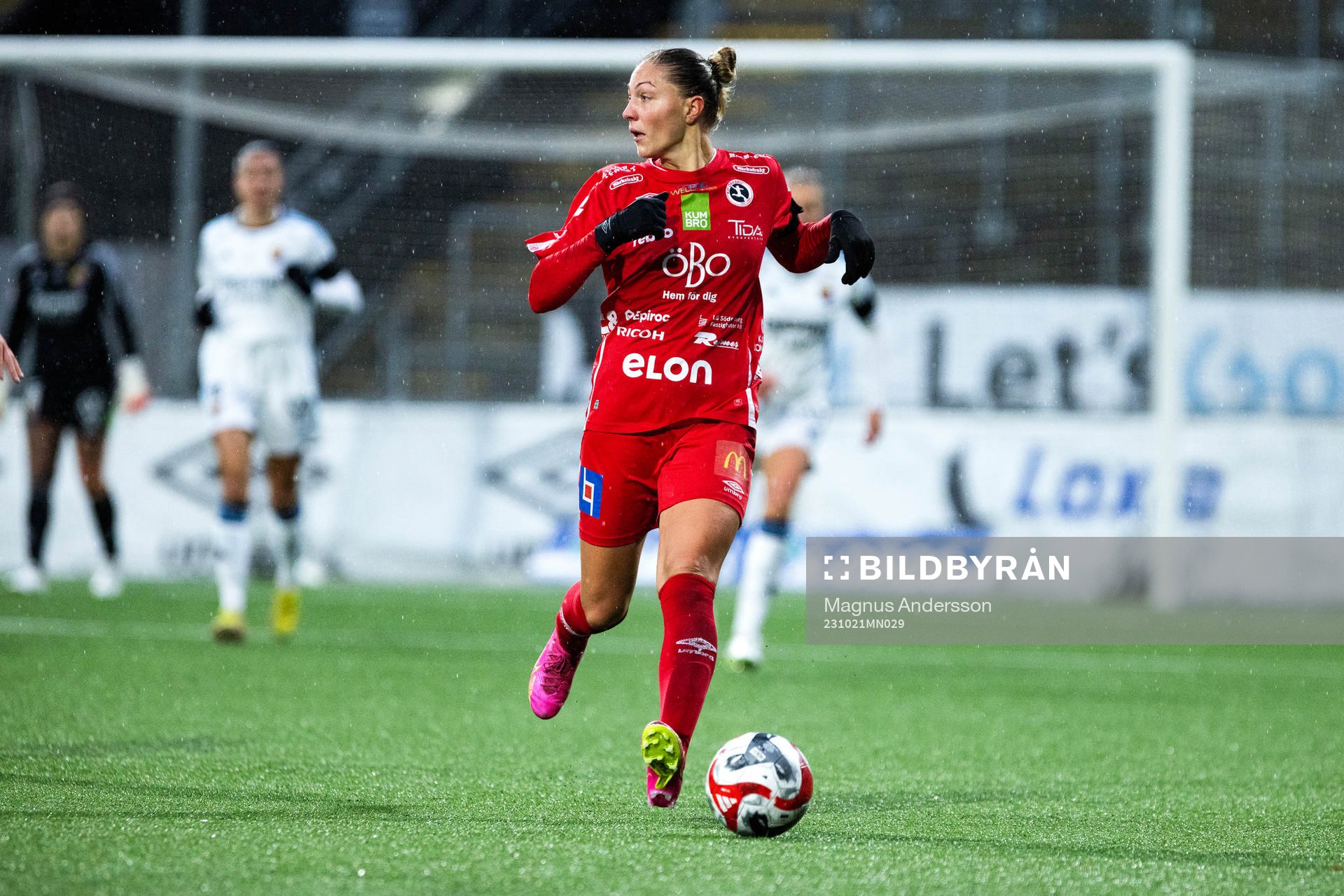Örebros Hannah Davison