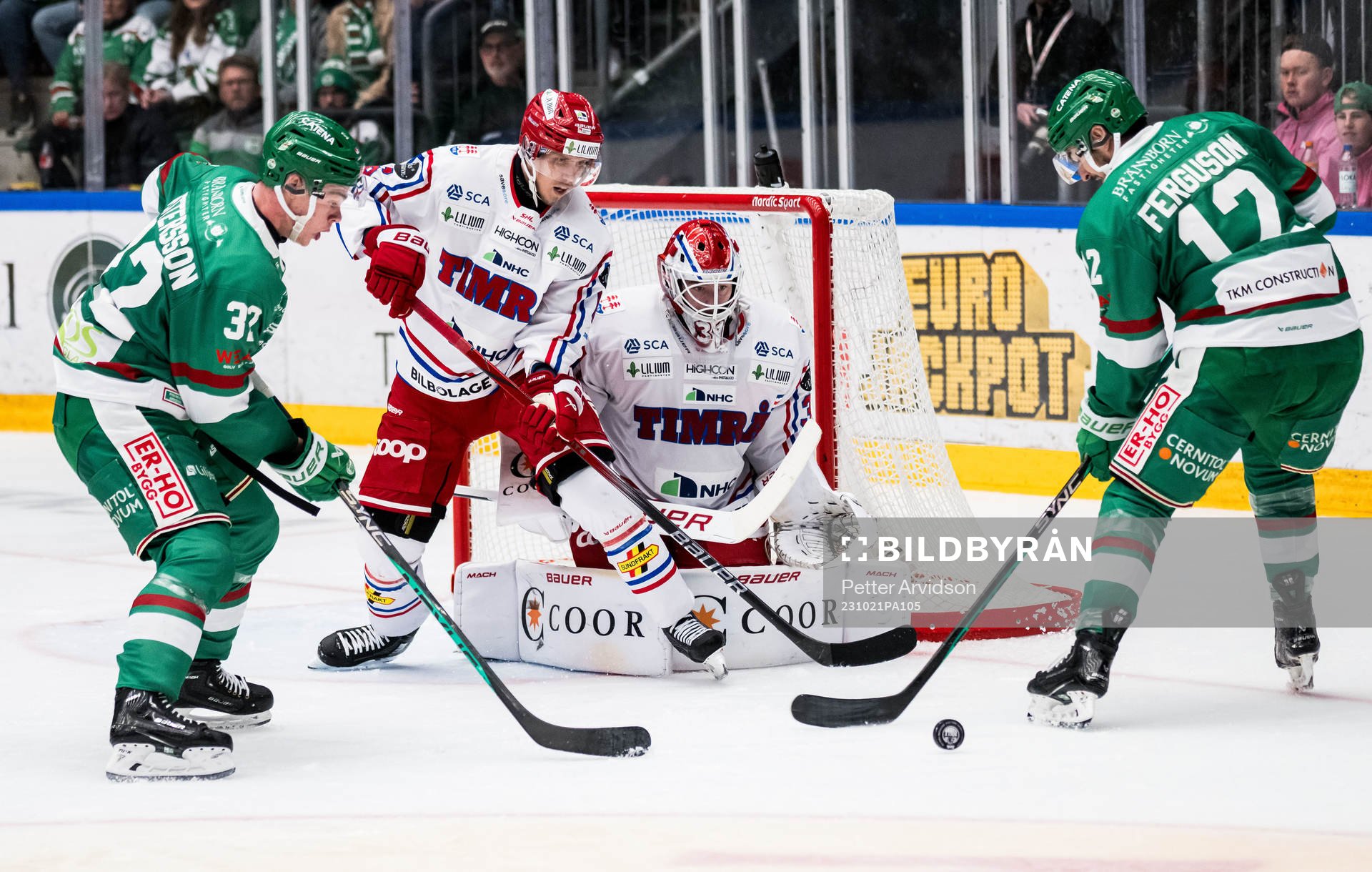 Rögle BKs Oskar Pettersson och Brady Ferguson och Timrå