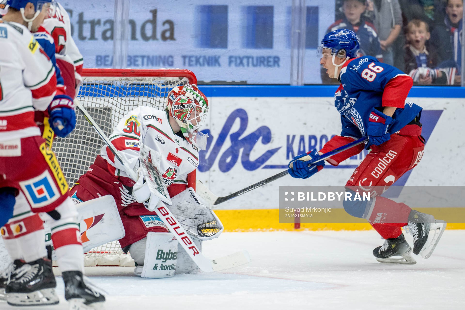 MoDos målvakt Lassi Lehtinen och Oskarshamns Lukas Jasek