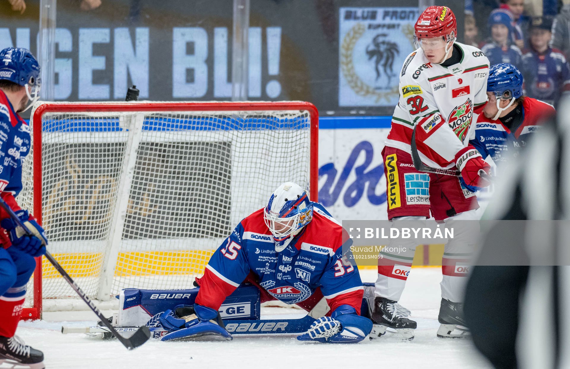 Oskarshamns målvakt Emil Kruse och MoDos Theodor Niederbach