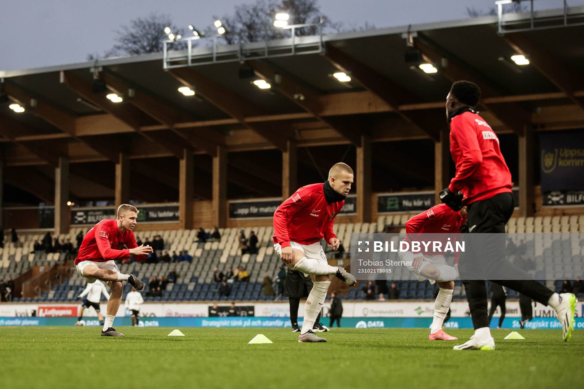 Brommapojkarnas spelare värmer upp