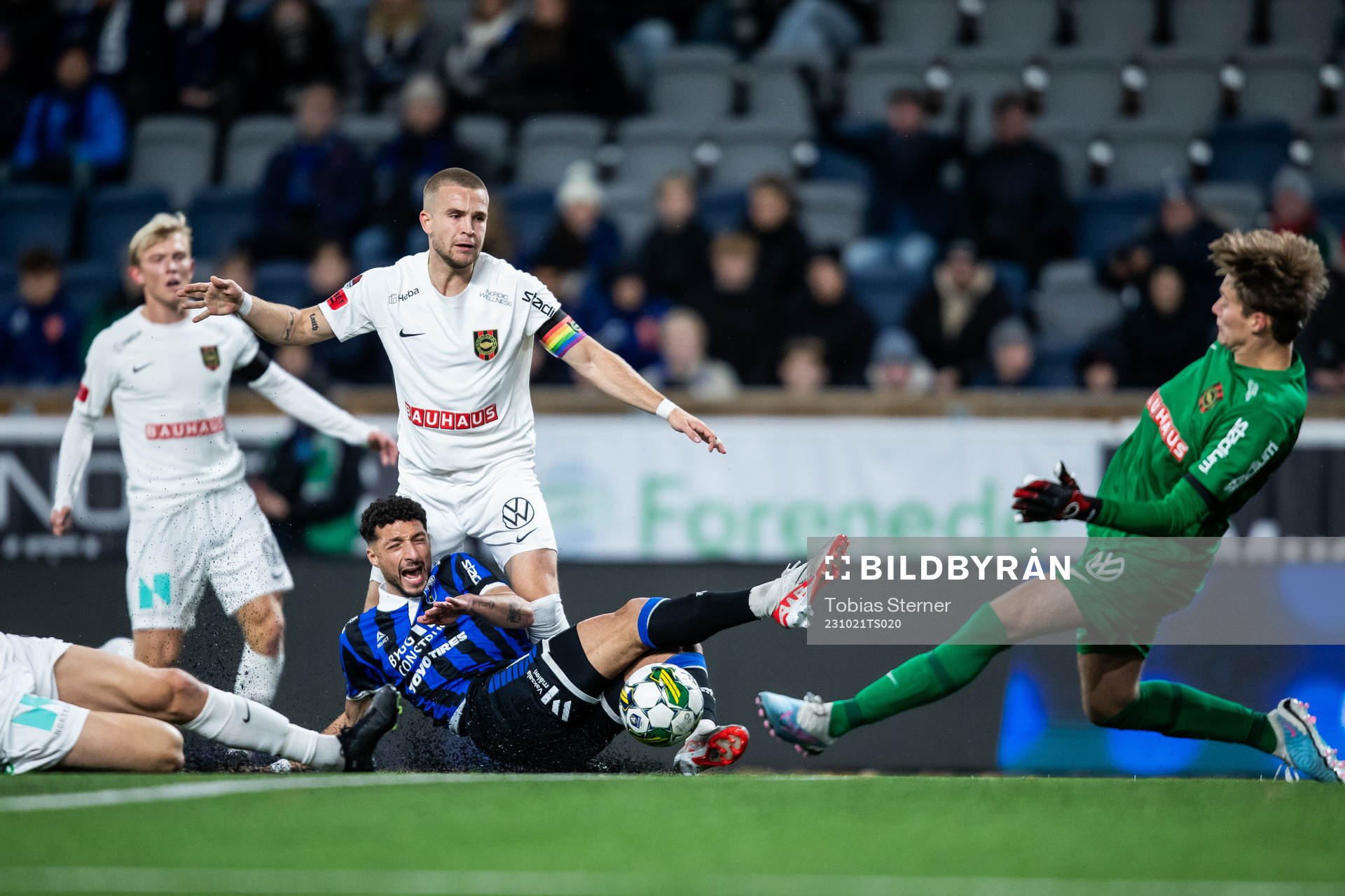 Brommapojkarnas Amadeus Sögaard och Sirius Wessam Abou Ali