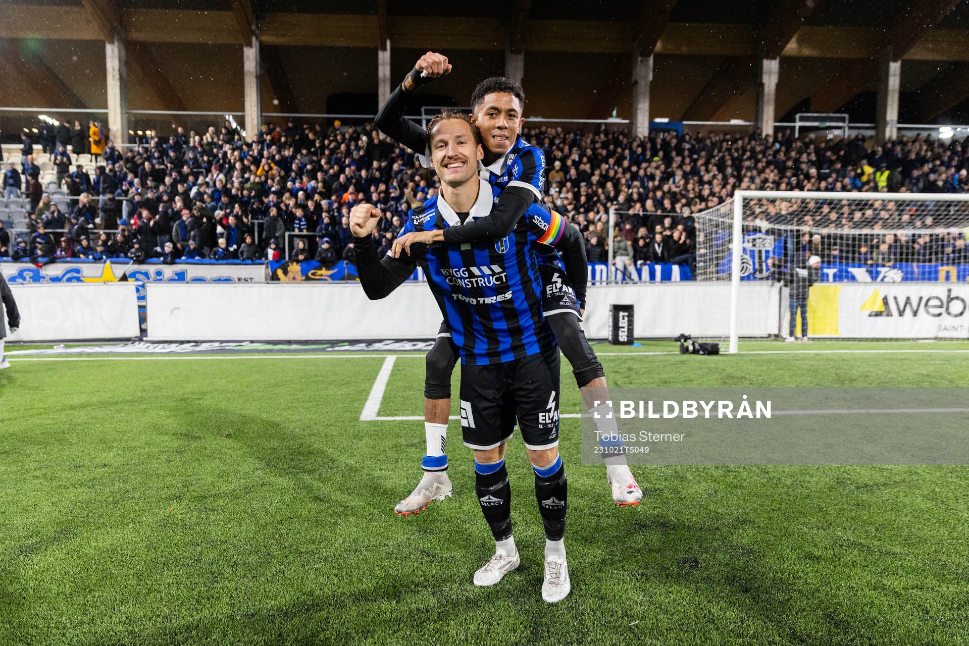 Sirius Daniel Stensson och Tashreeq Matthews jublar