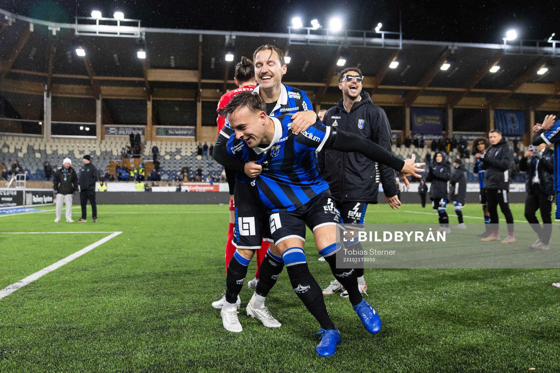 Sirius Henrik Castegren och Daniel Stensson jublar