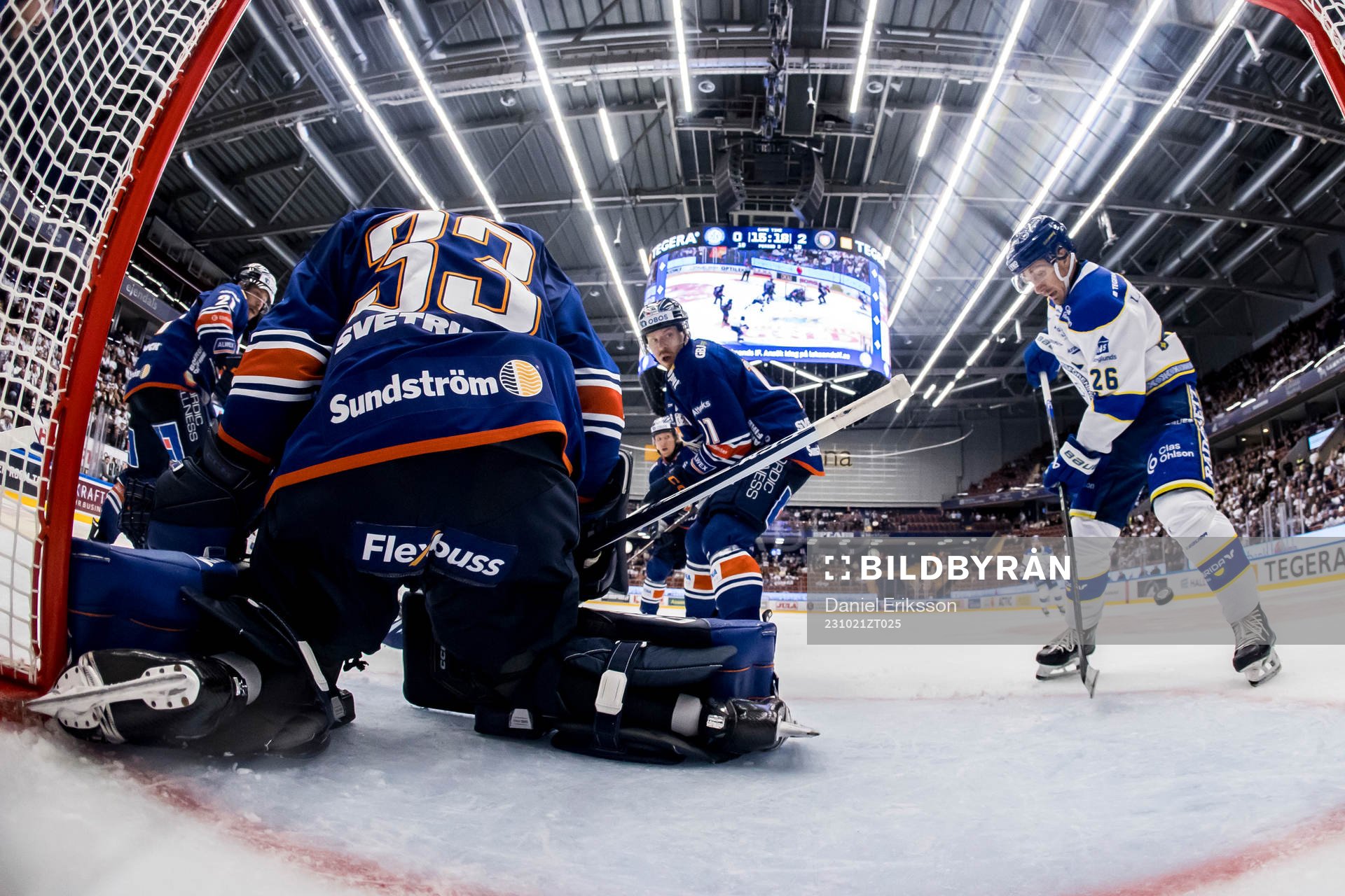 Växjös Kalle Kossila och Leksands Patrik Noren framför