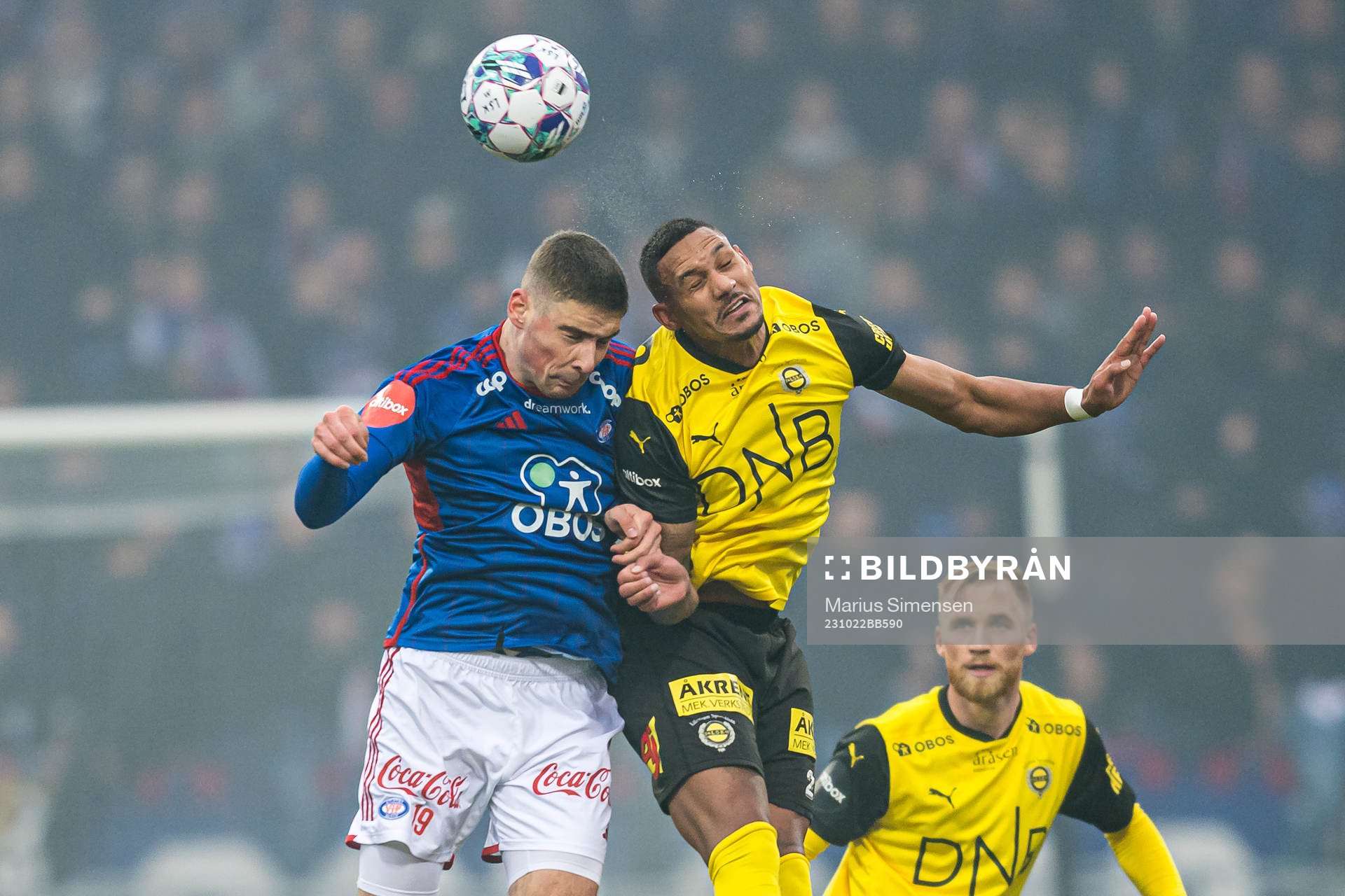 Andrej Ilic of Vålerenga and Lunan Ruben Gabrielsen of