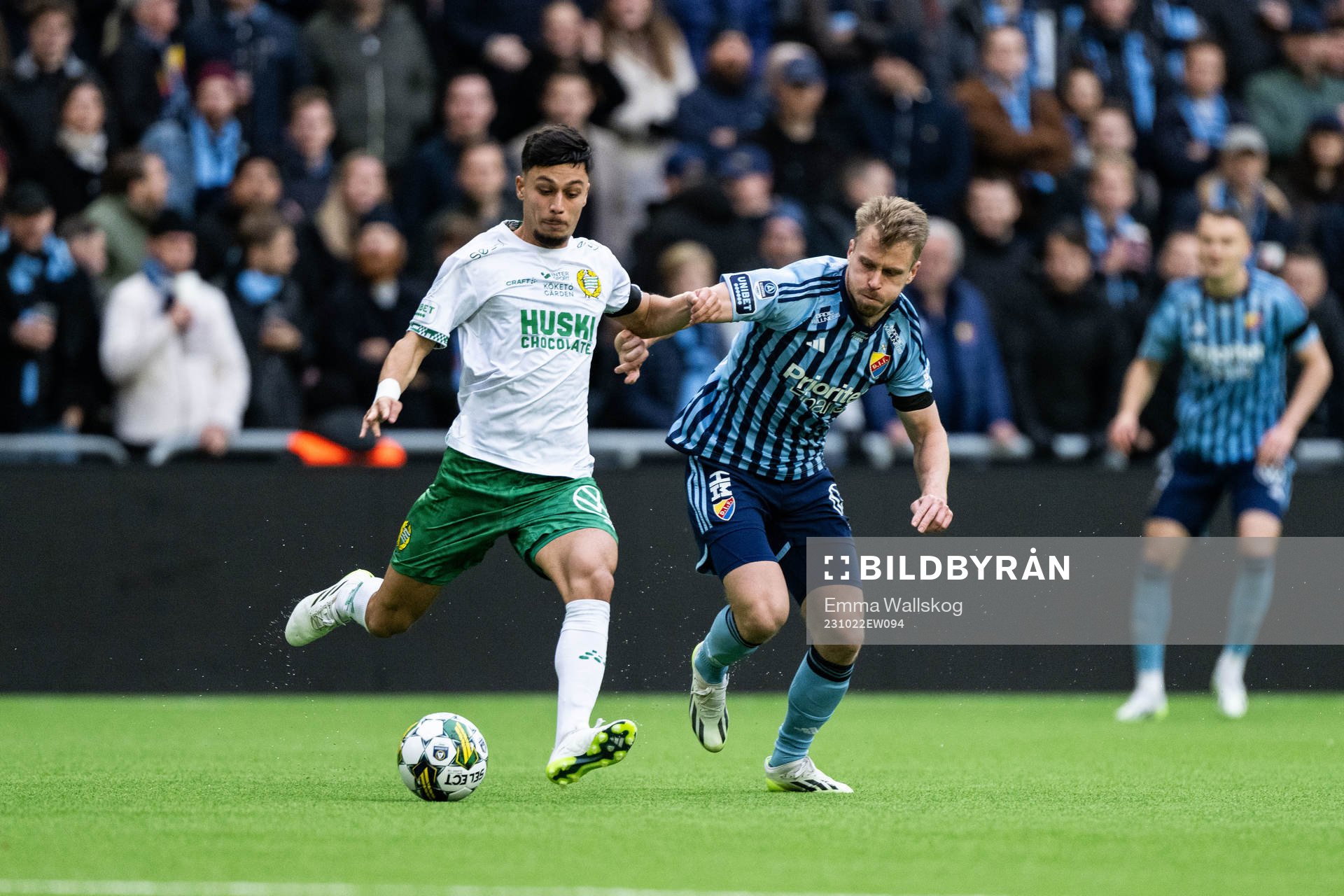 Hammarbys Alper Demirol och Djurgårdens Rasmus Schuller
