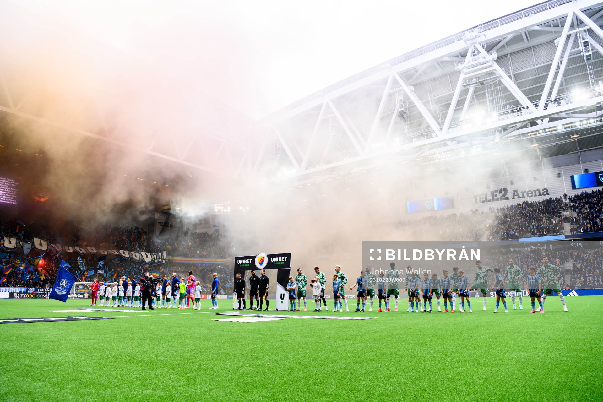 Lagen vid lineup innan fotbollsmatchen i Allsvenskan mellan