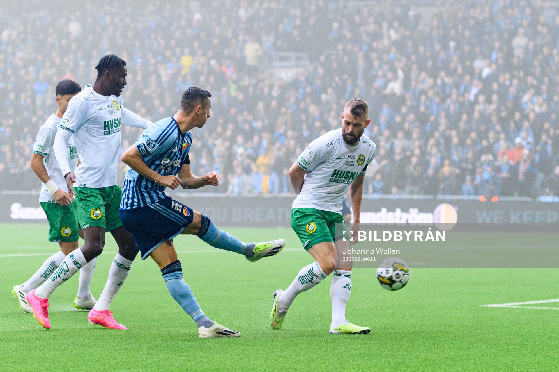 Hammarbys Nathaniel Adjei och Djurgårdens Haris Radetinac