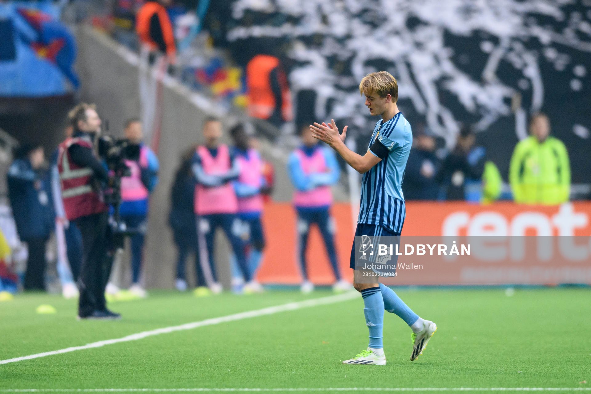 Djurgårdens Oskar Fallenius utgår skadad