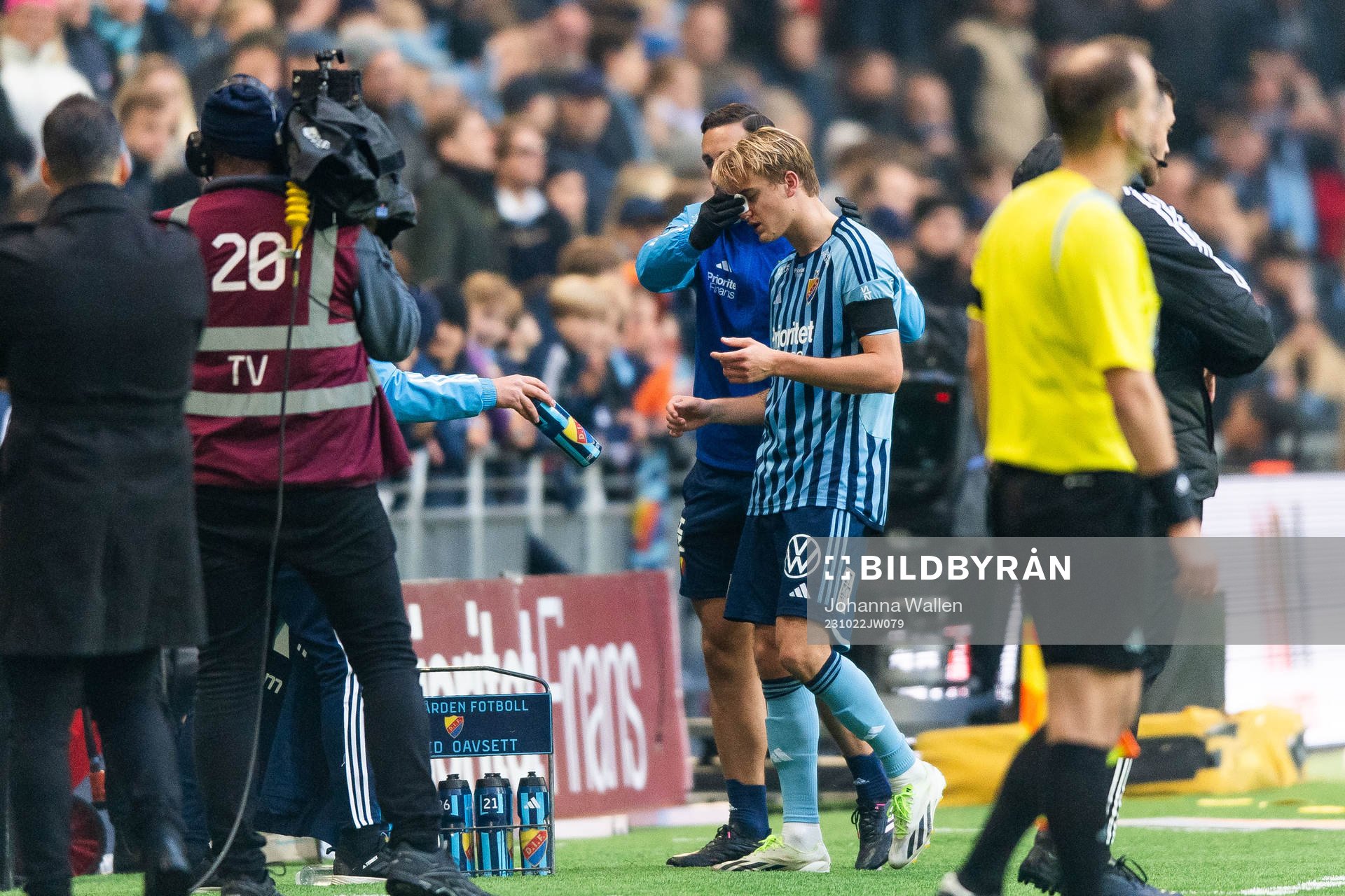 Djurgårdens Oskar Fallenius får vård