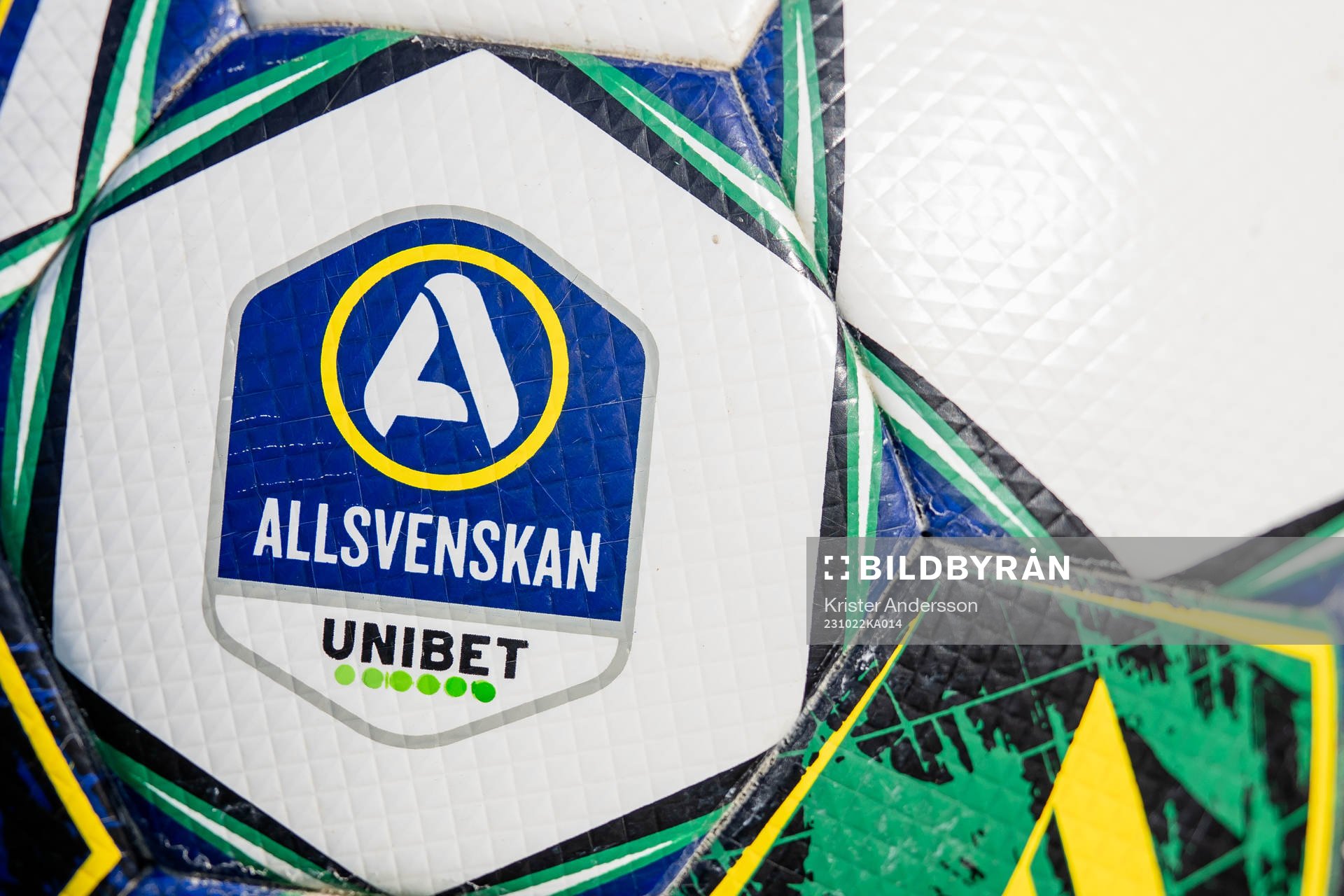 En fotboll med Unibet