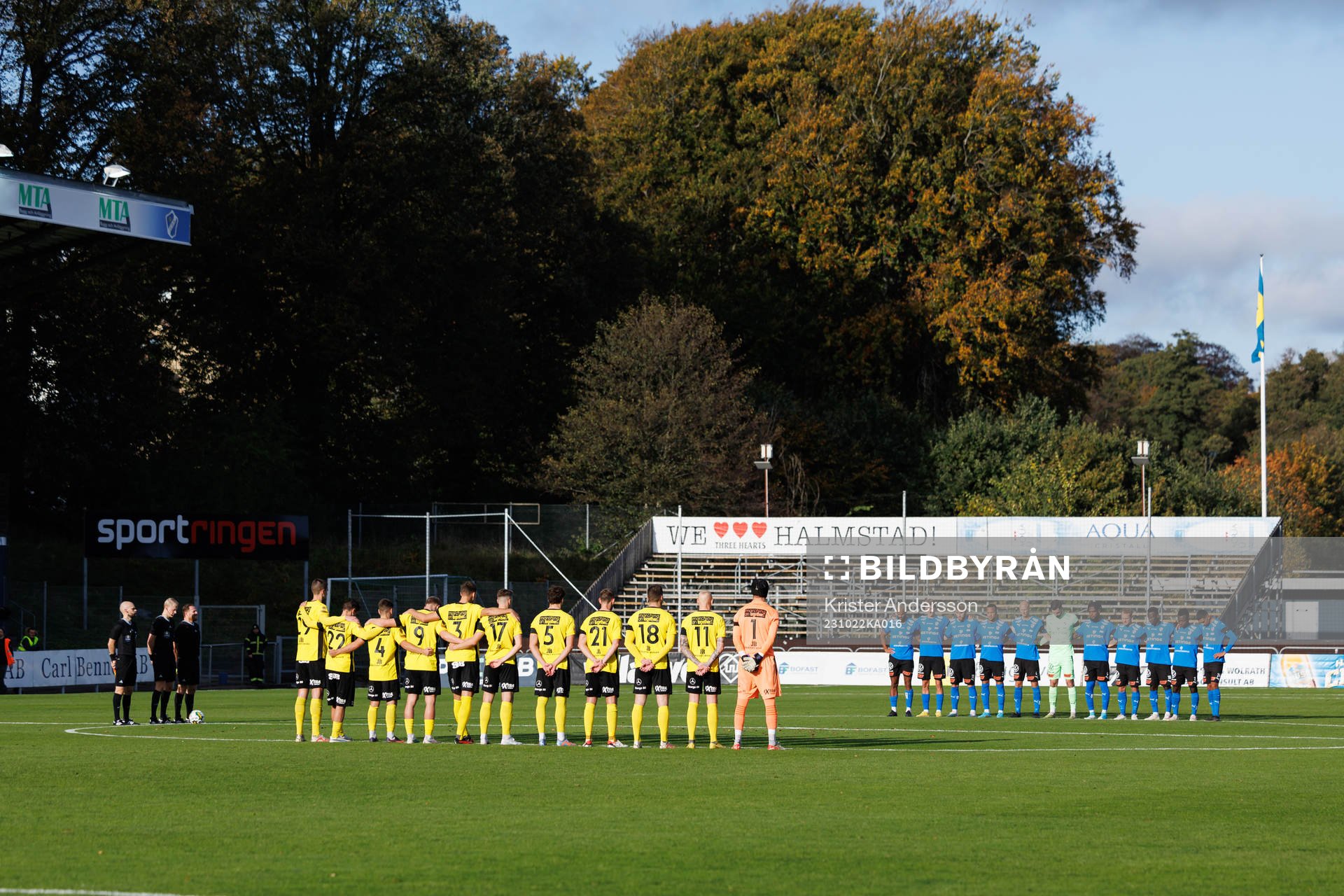 Tyst minut innan fotbollsmatchen i Allsvenskan mellan