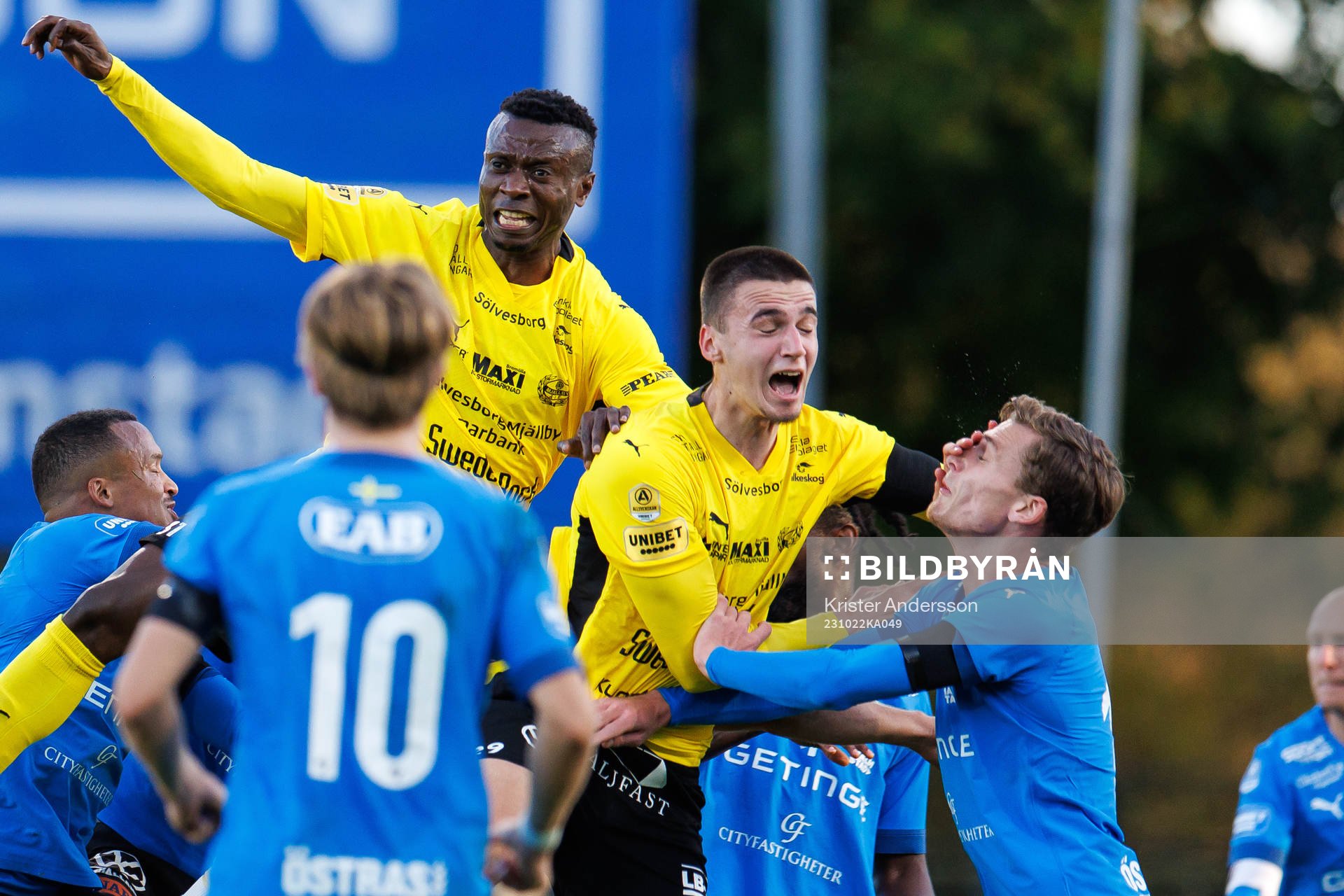 Mjällbys Silas Nwankwo, Noah Eile och Halmstads Villiam